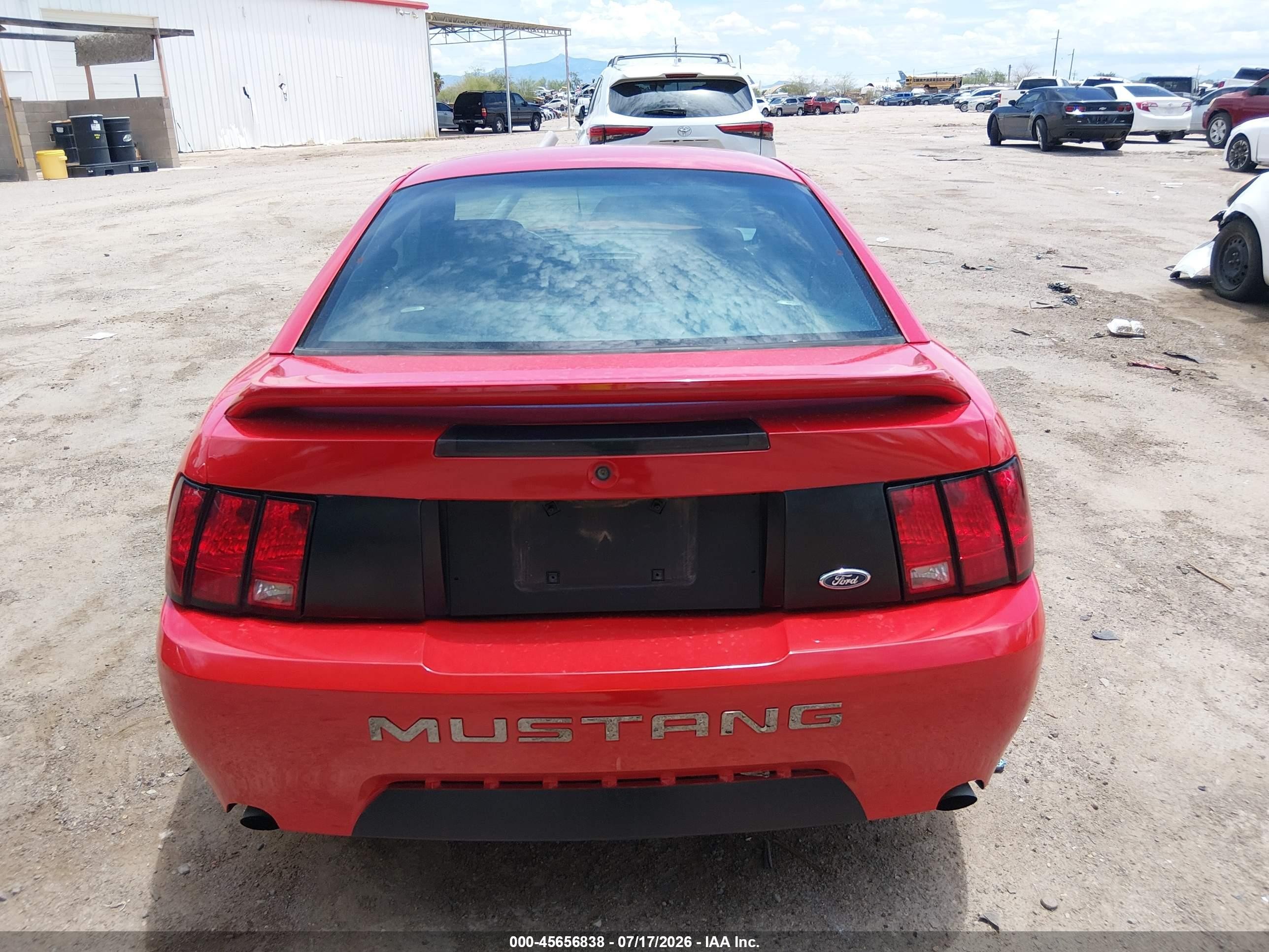 2004 Ford Mustang   Red vin: 1FAFP40634F154308