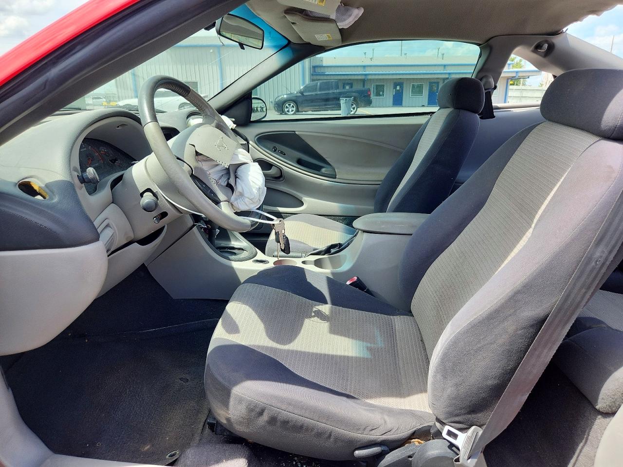 2004 Ford Mustang Red vin: 1FAFP40634F172615