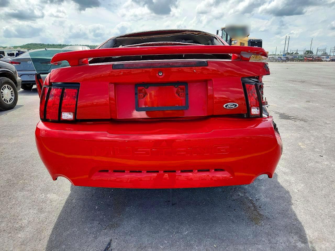 2004 Ford Mustang Red vin: 1FAFP40634F172615