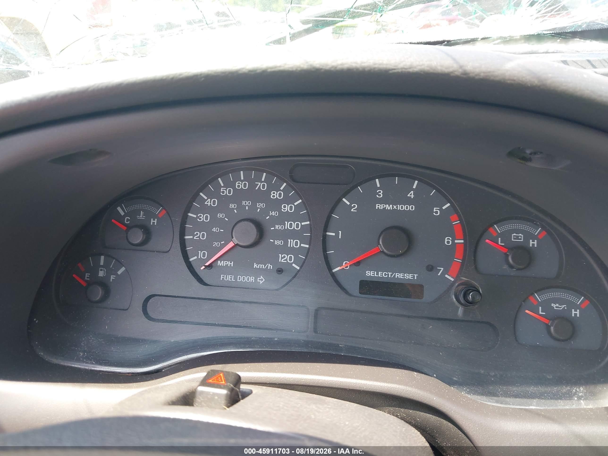 2004 Ford Mustang Red vin: 1FAFP40644F190122