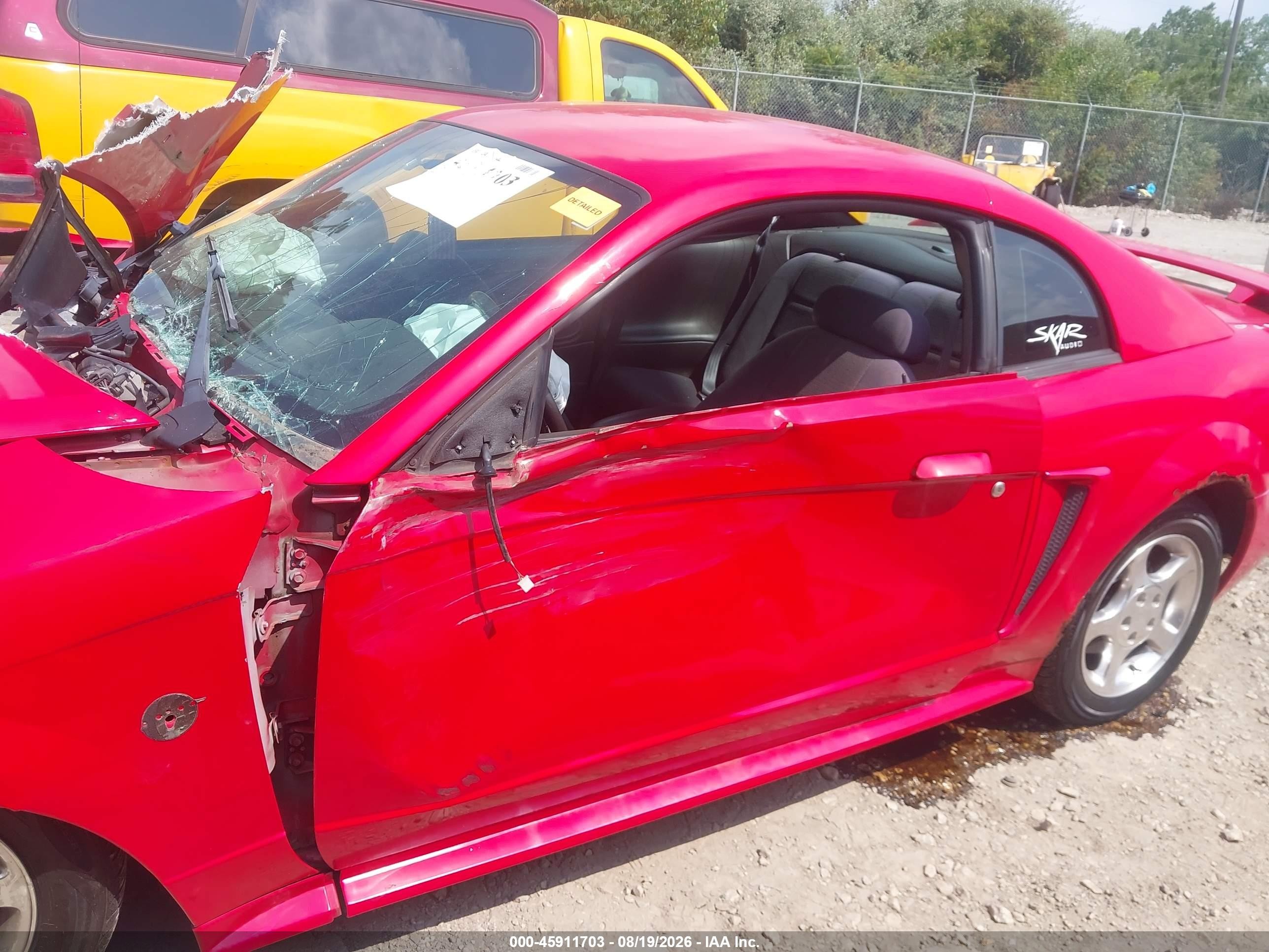 2004 Ford Mustang Red vin: 1FAFP40644F190122