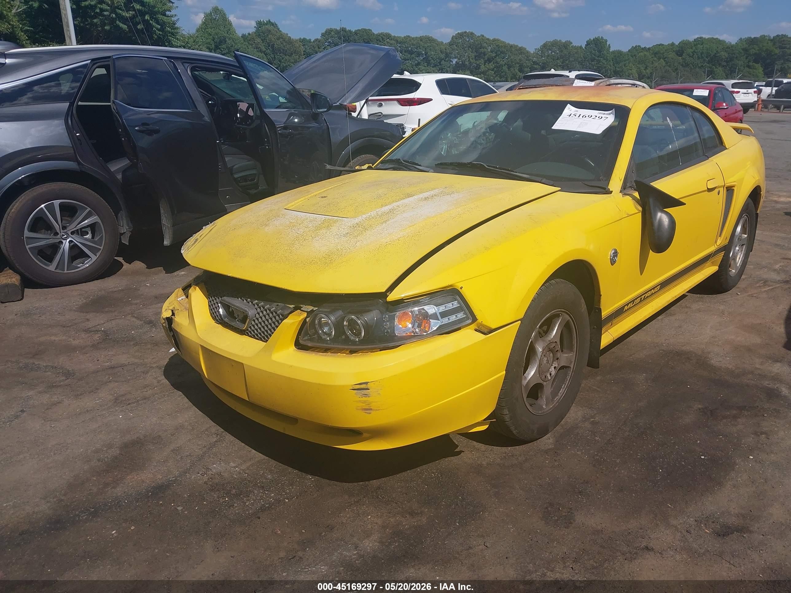 2004 Ford Mustang Yellow vin: 1FAFP40654F144721
