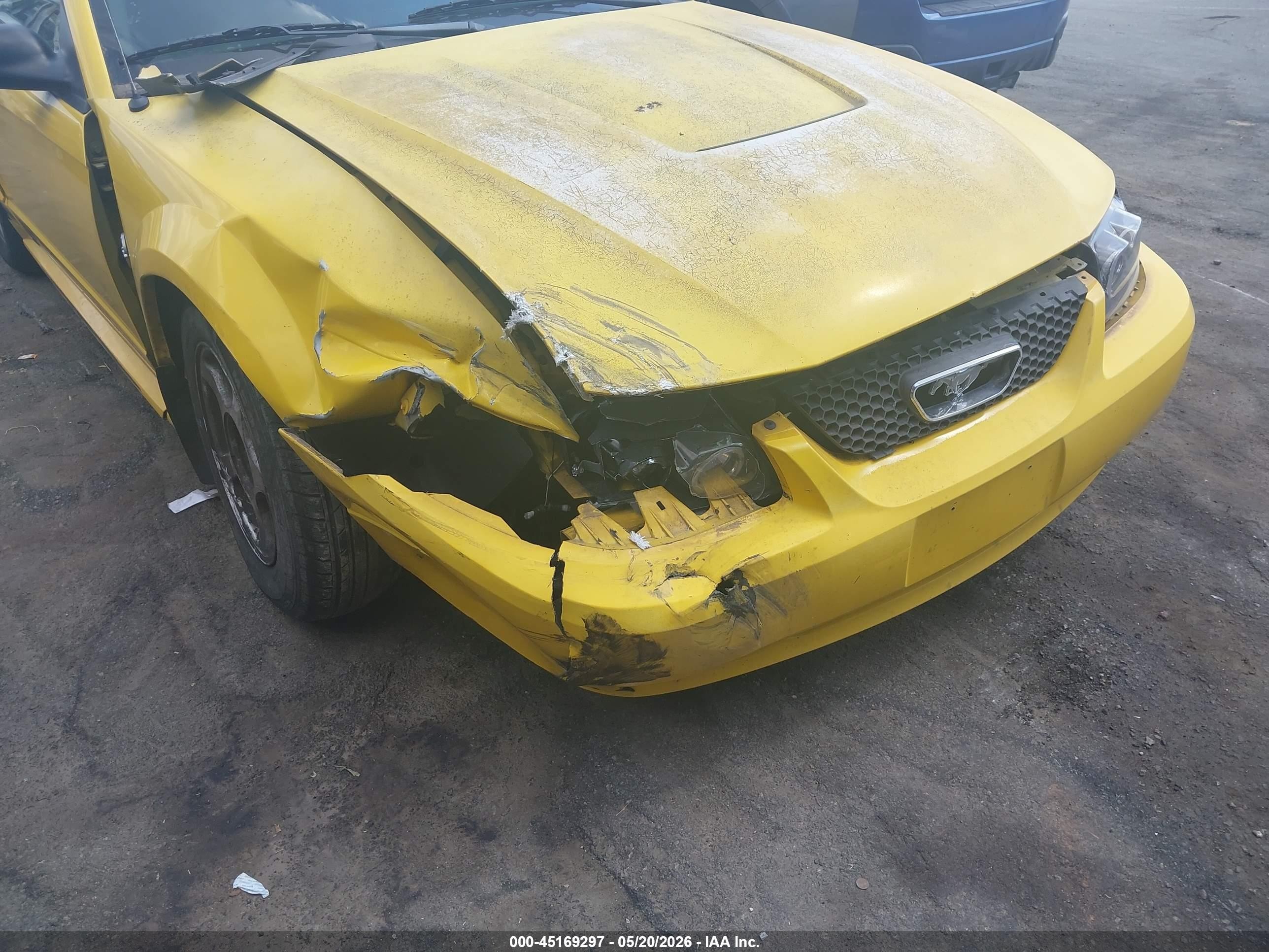 2004 Ford Mustang Yellow vin: 1FAFP40654F144721