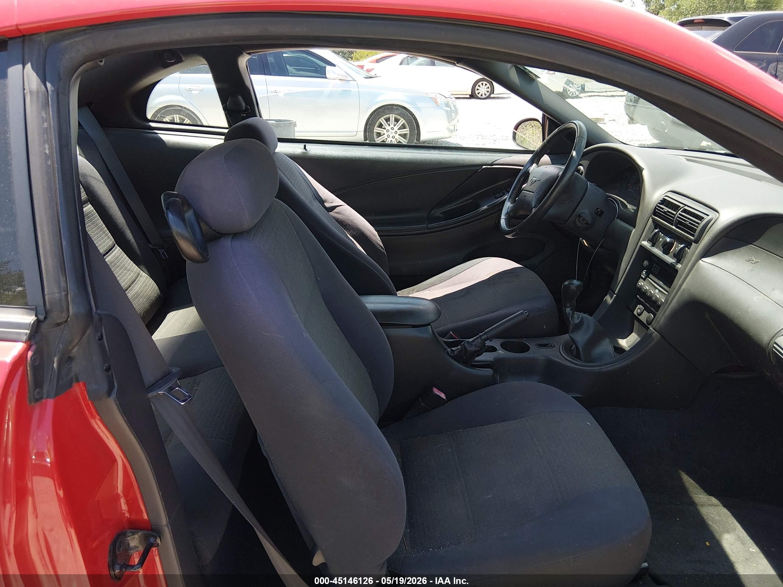 2004 Ford Mustang   Red vin: 1FAFP40654F170073