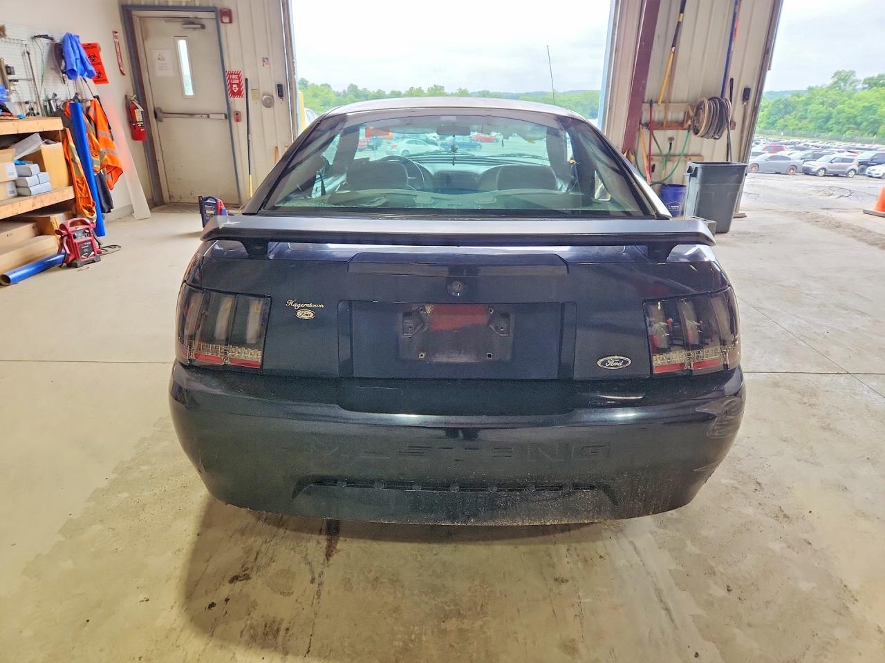 2004 Ford Mustang Черный vin: 1FAFP40664F214243