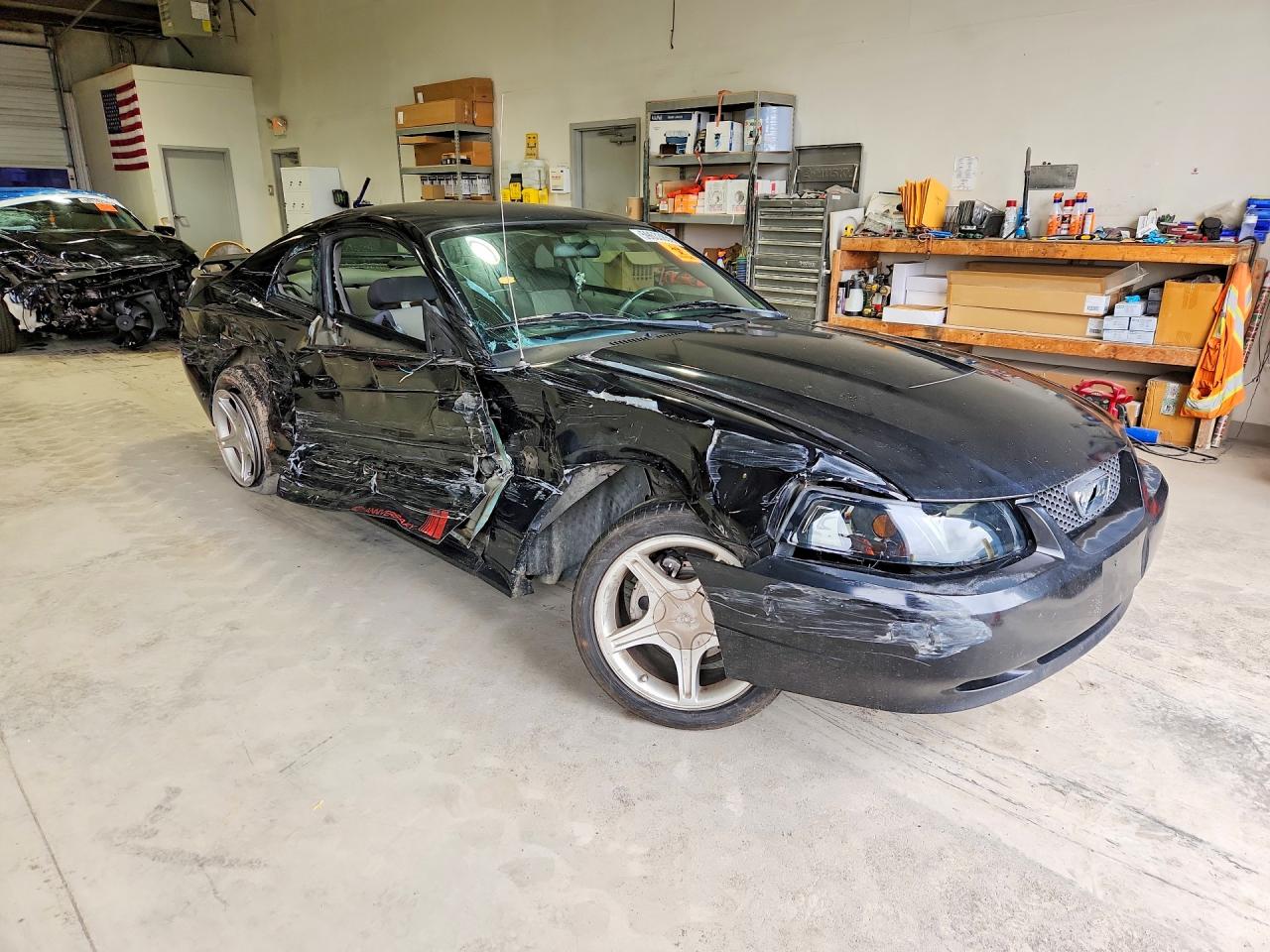 2004 Ford Mustang Черный vin: 1FAFP40664F214243