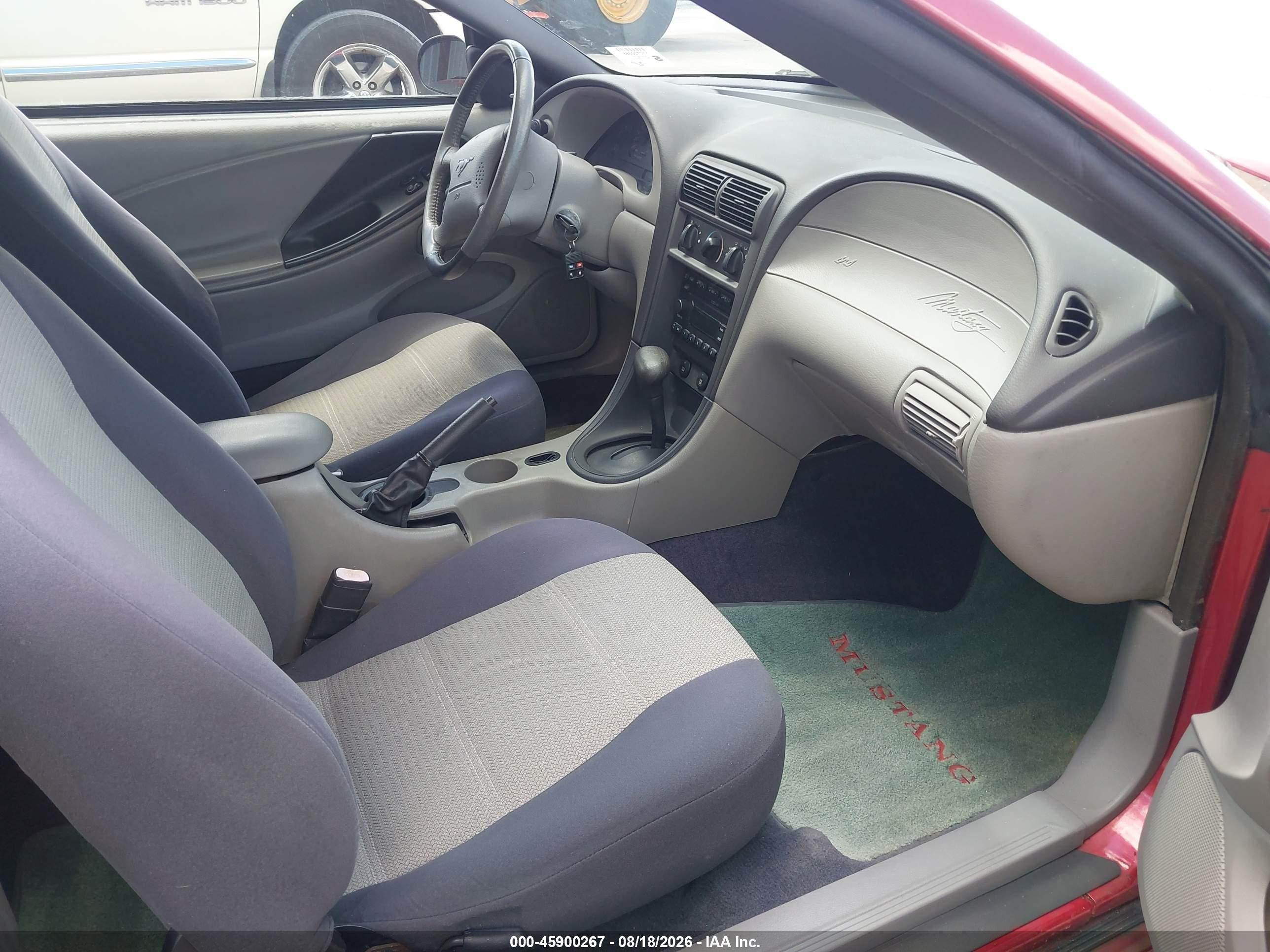 2004 Ford Mustang   Red vin: 1FAFP40664F218387