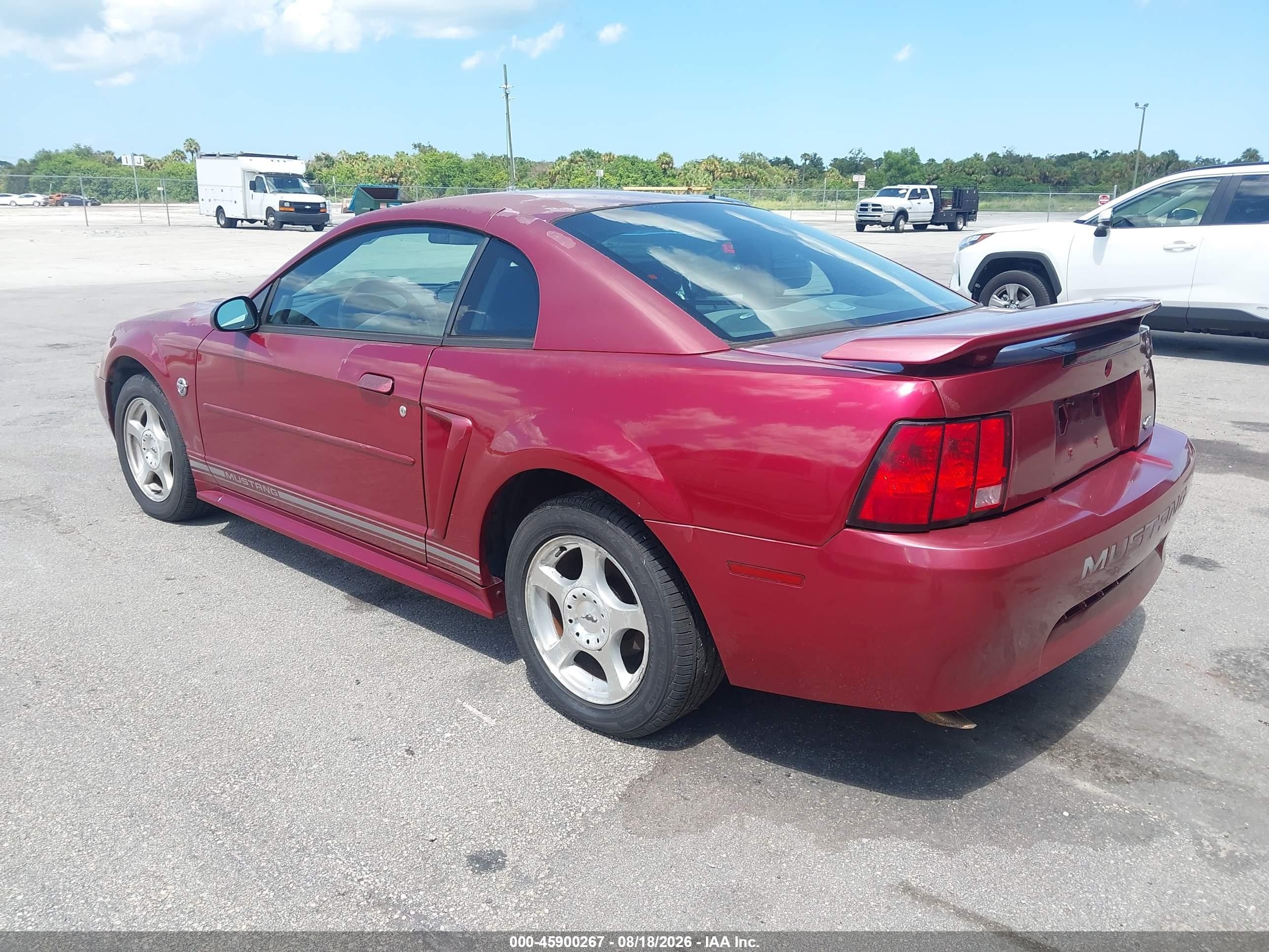 2004 Ford Mustang   Red vin: 1FAFP40664F218387
