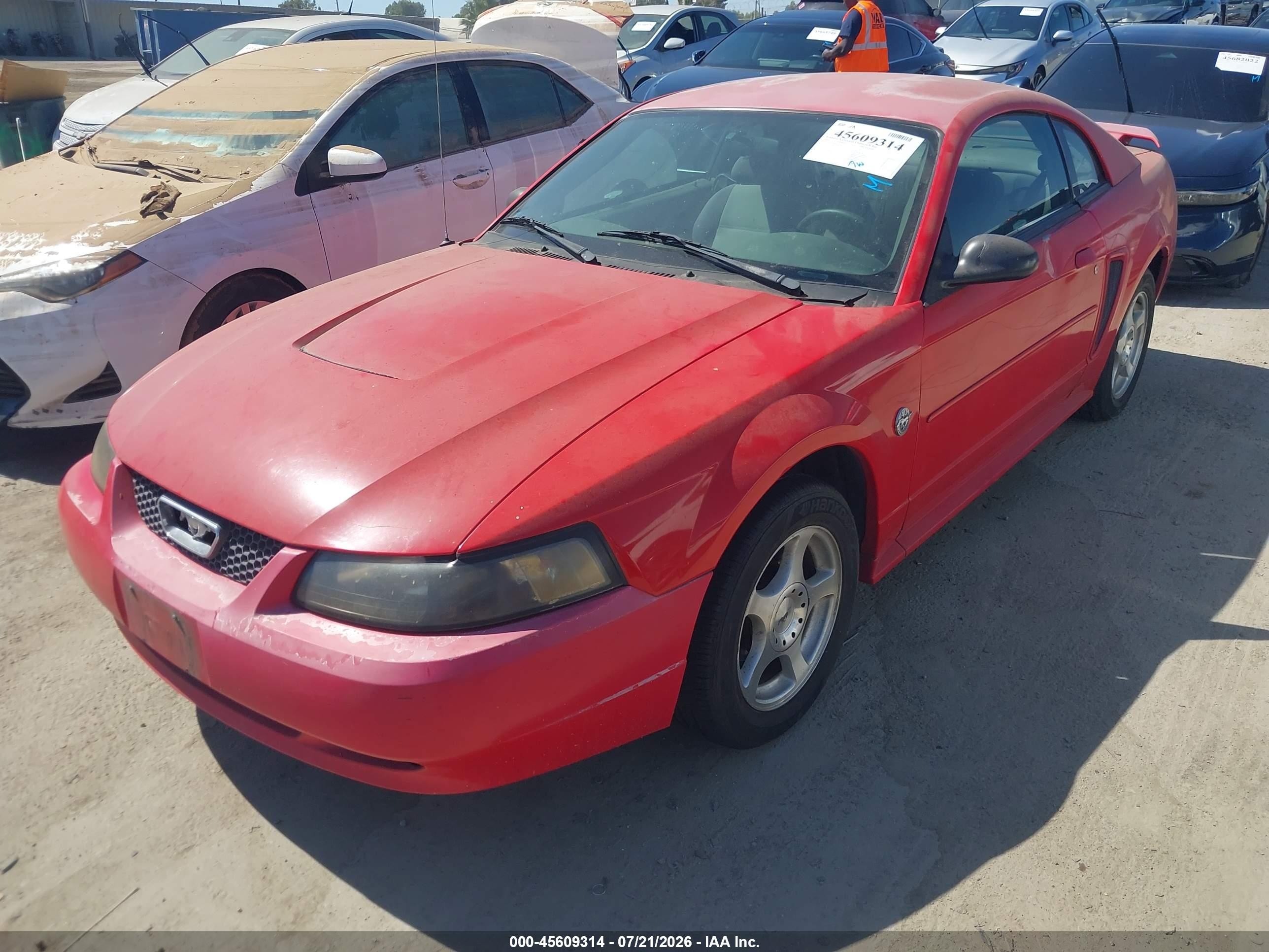 2004 Ford Mustang   Red vin: 1FAFP40674F167627