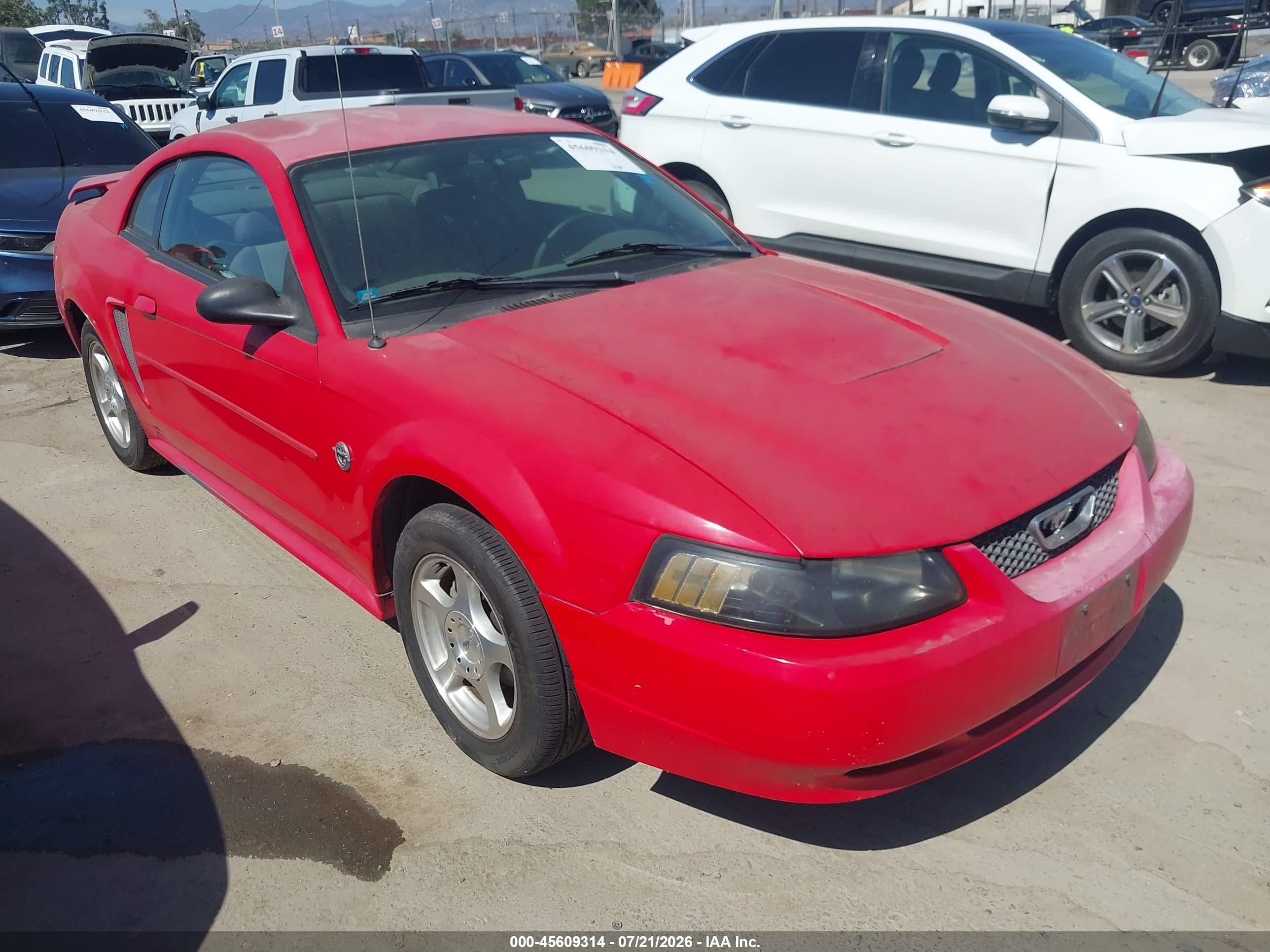 2004 Ford Mustang   Red vin: 1FAFP40674F167627