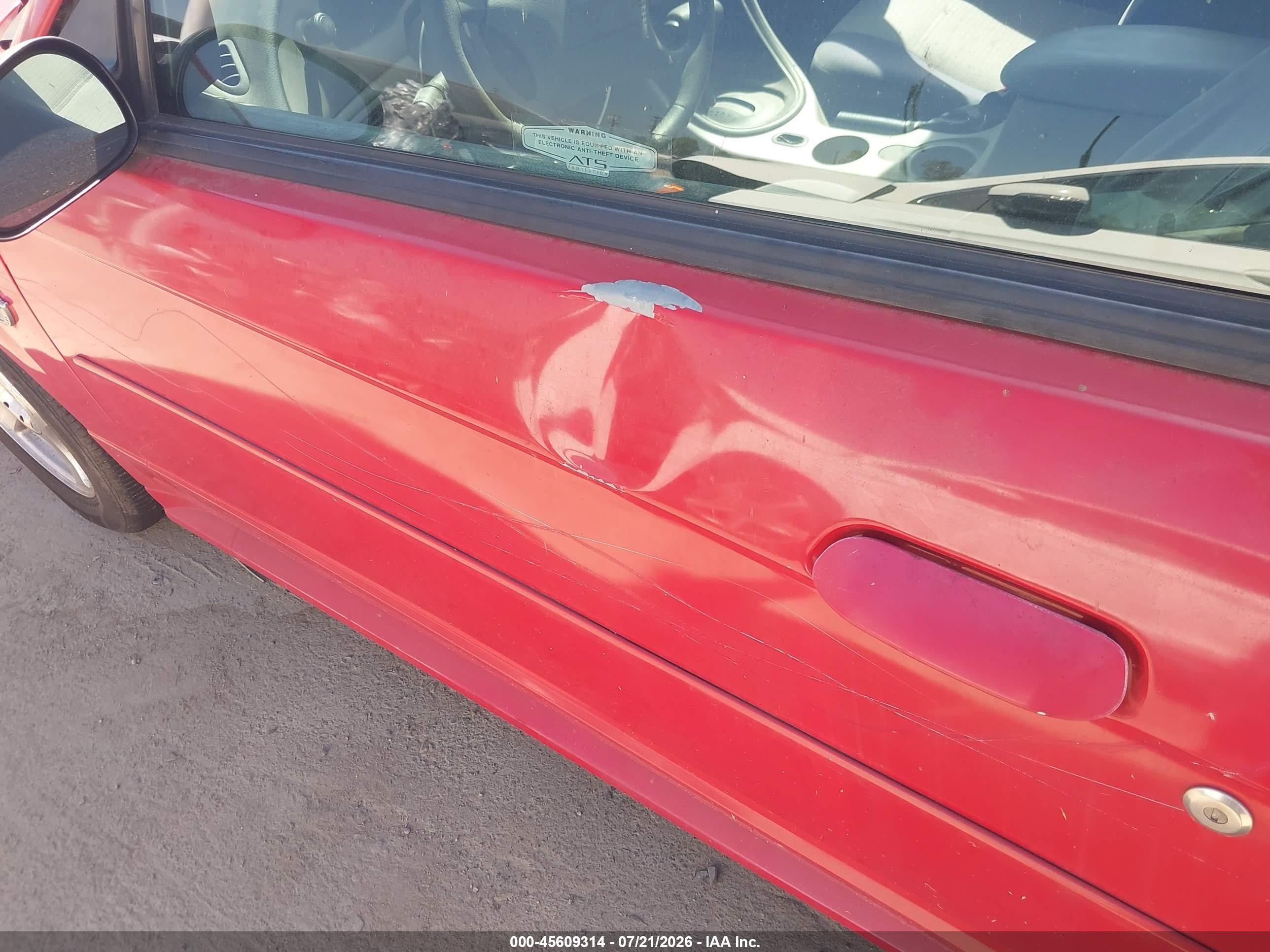 2004 Ford Mustang   Red vin: 1FAFP40674F167627