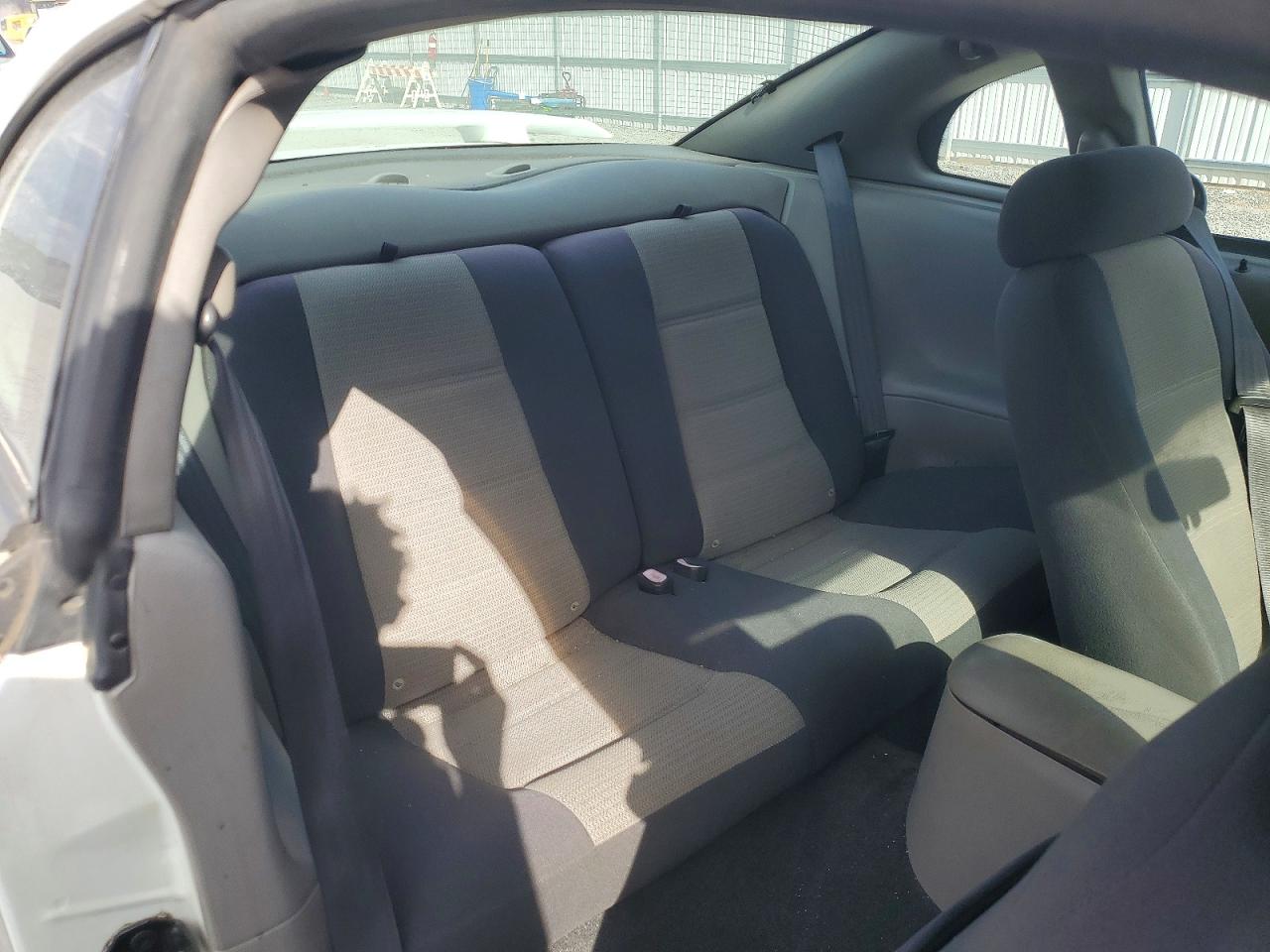2004 Ford Mustang White vin: 1FAFP40674F236476