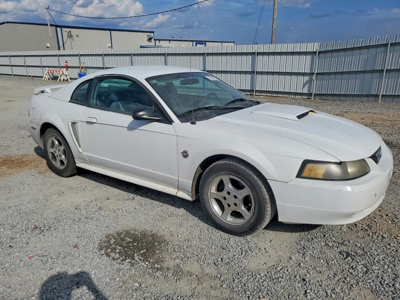 2004 Ford Mustang White vin: 1FAFP40674F236476