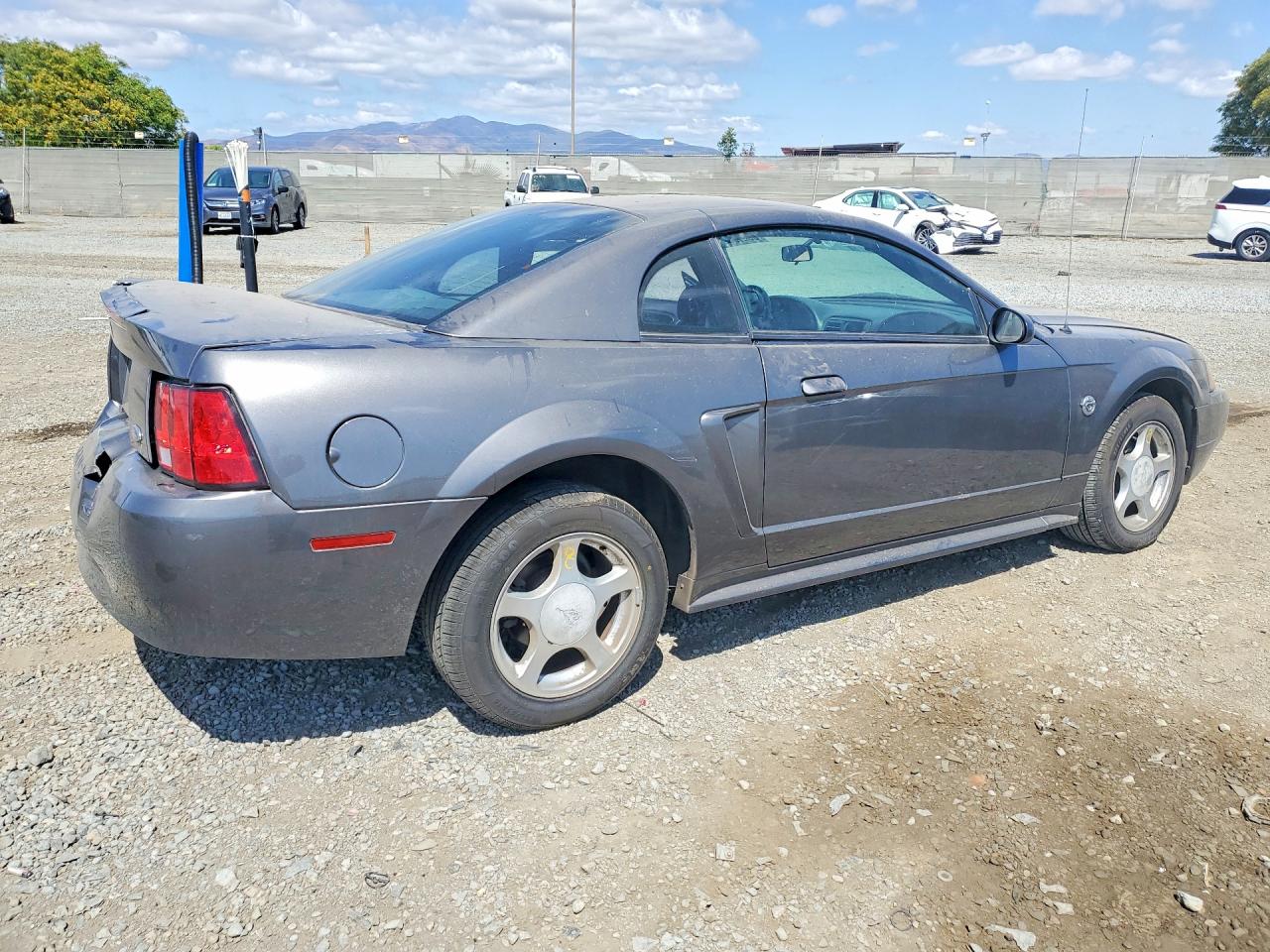 2004 Ford Mustang Gray vin: 1FAFP40684F140663