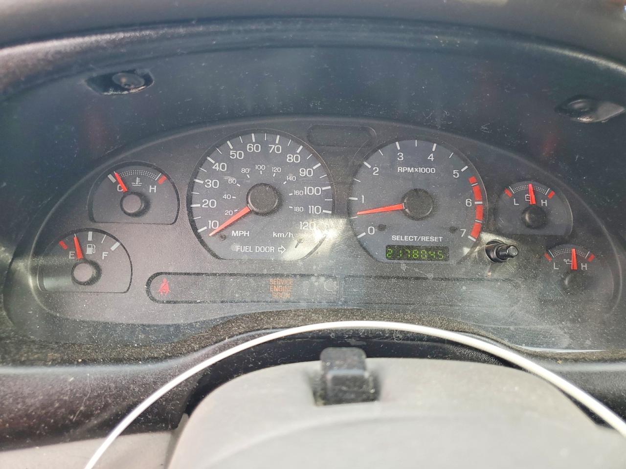 2004 Ford Mustang Silver vin: 1FAFP40684F214471