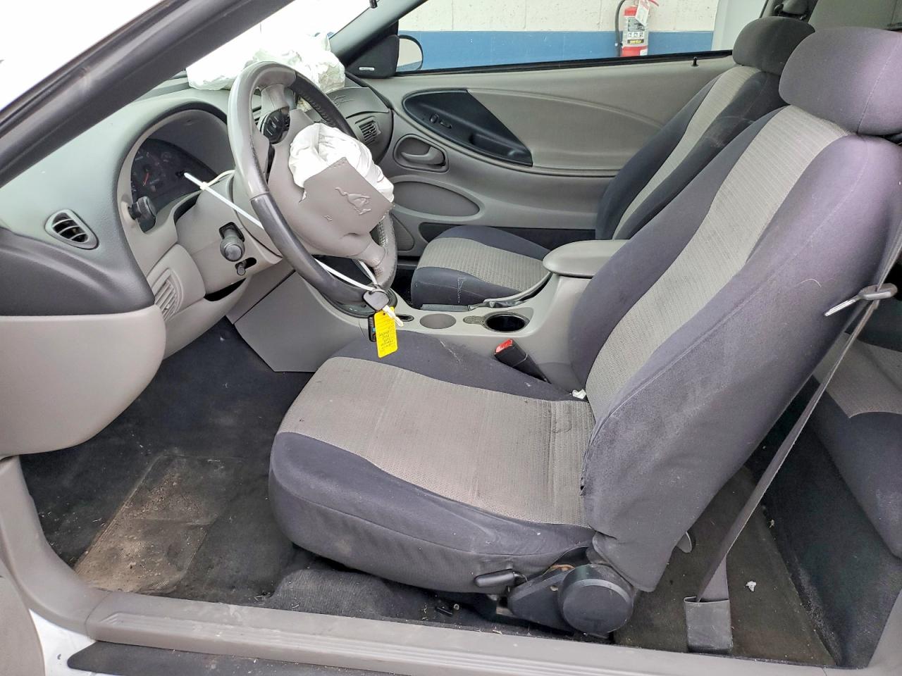 2004 Ford Mustang White vin: 1FAFP40694F154250