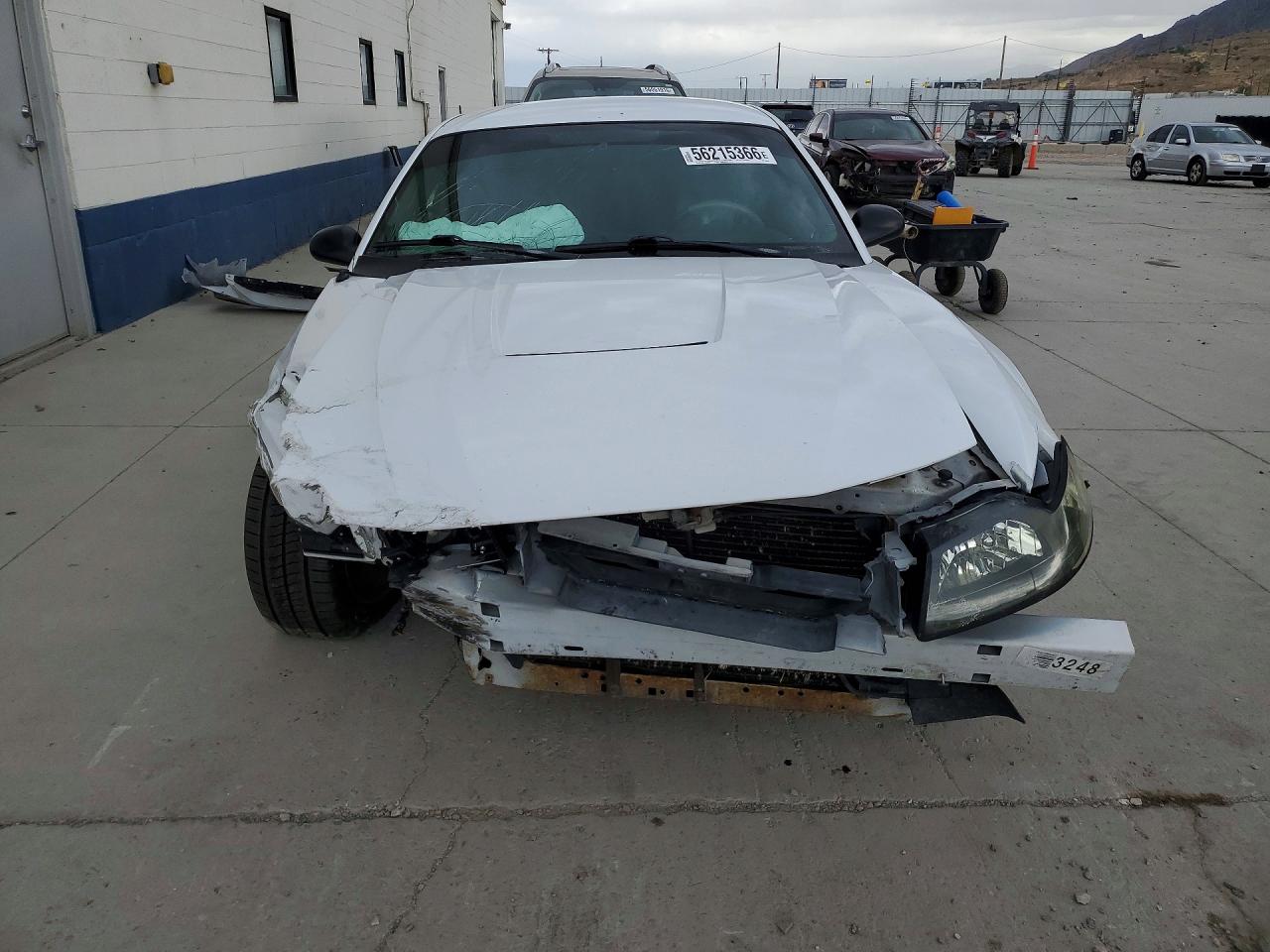 2004 Ford Mustang White vin: 1FAFP40694F154250