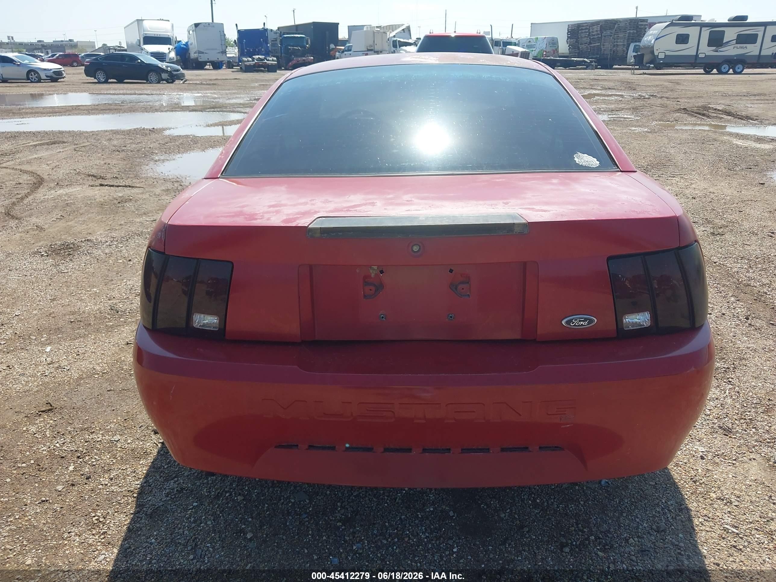 2004 Ford Mustang   Red vin: 1FAFP40694F163806