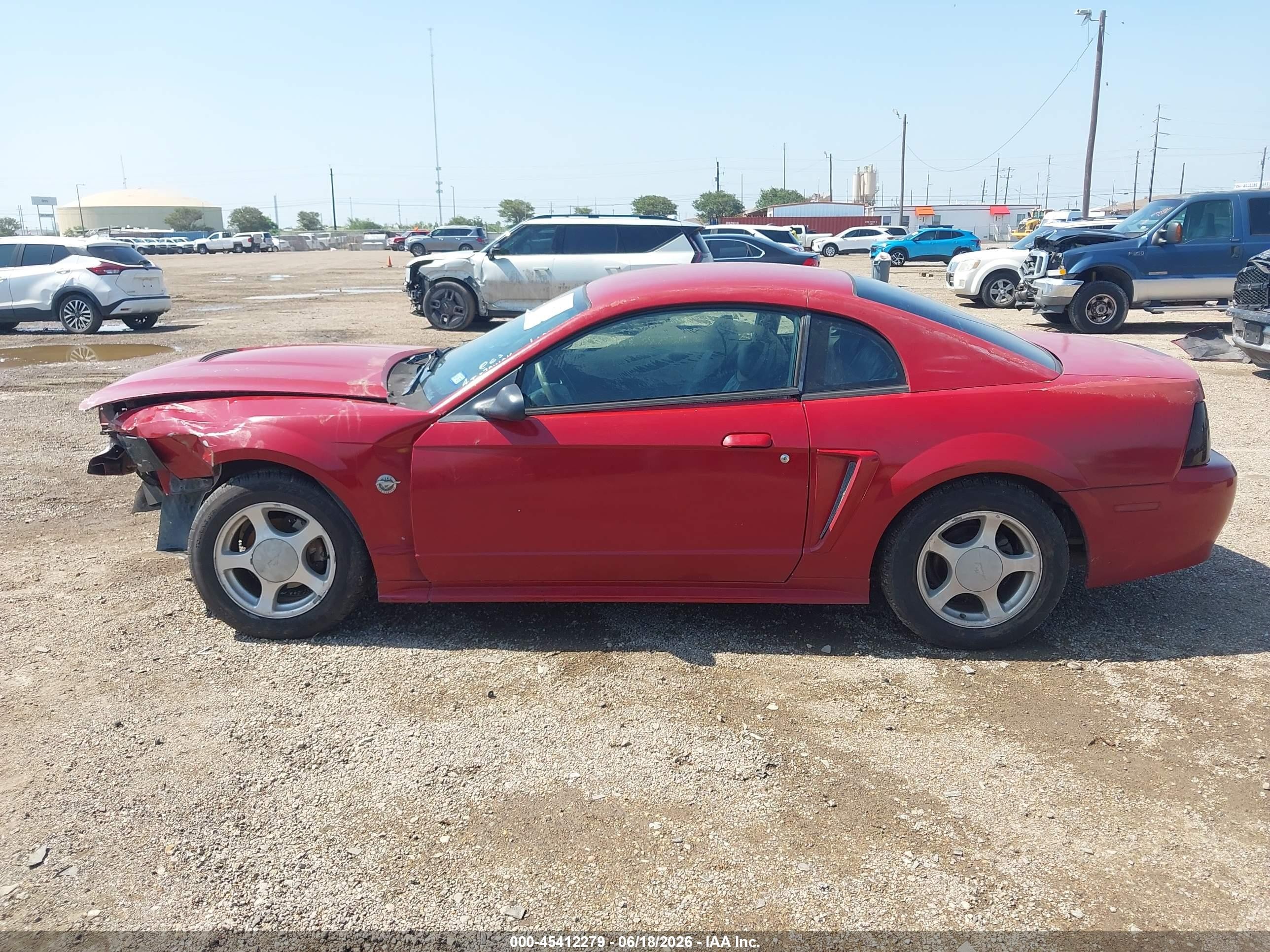 2004 Ford Mustang   Red vin: 1FAFP40694F163806
