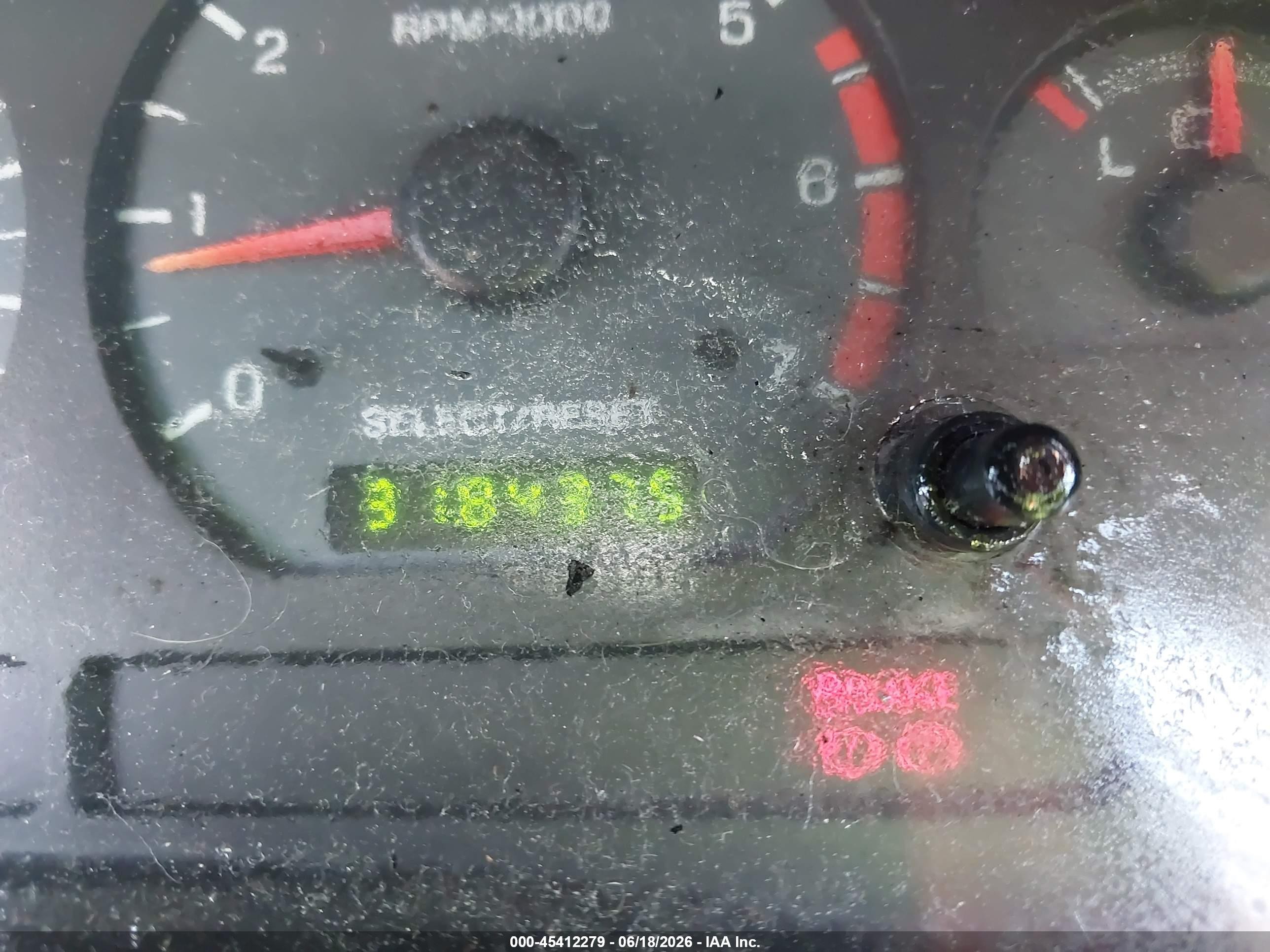 2004 Ford Mustang   Red vin: 1FAFP40694F163806
