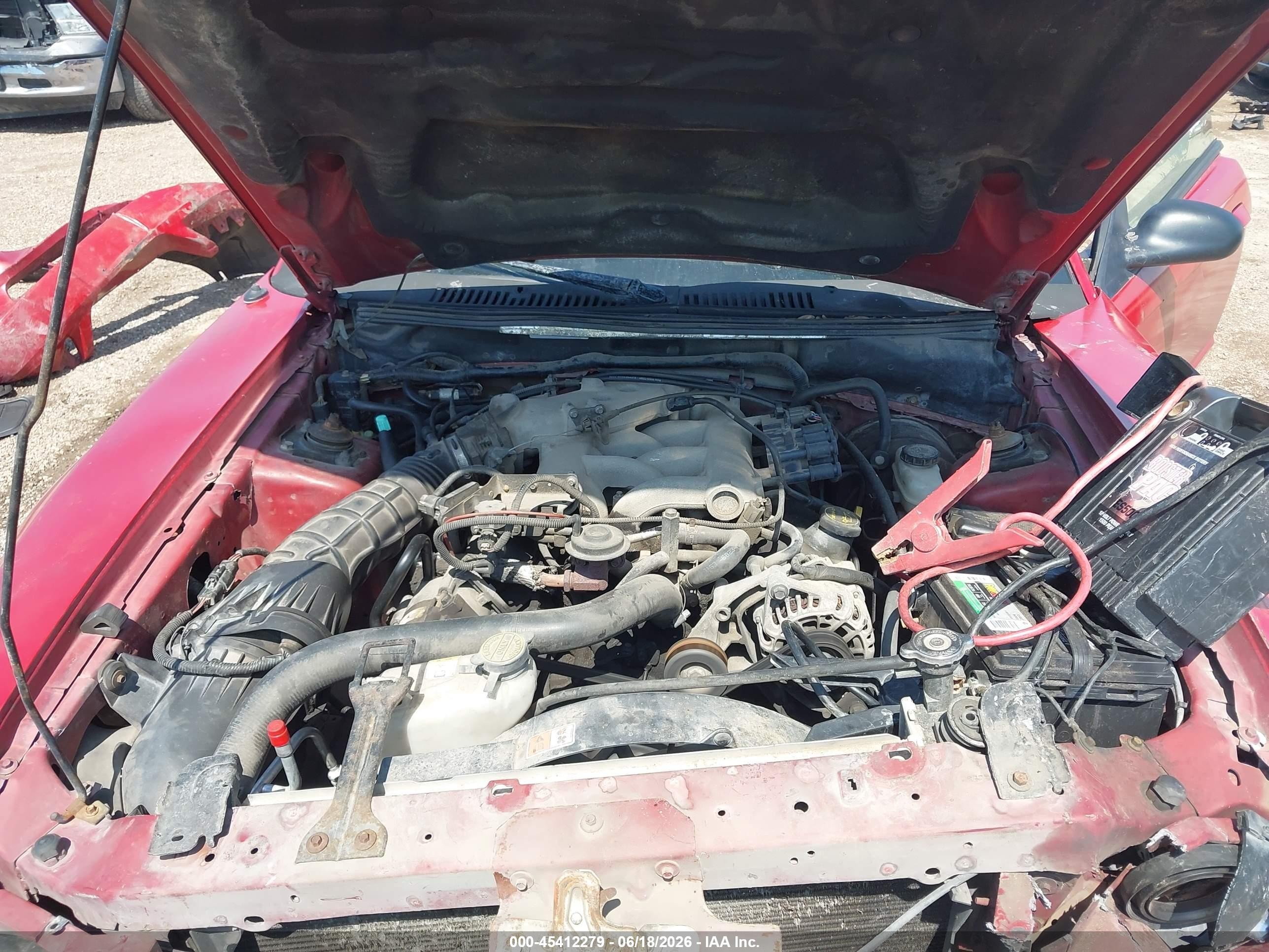 2004 Ford Mustang   Red vin: 1FAFP40694F163806