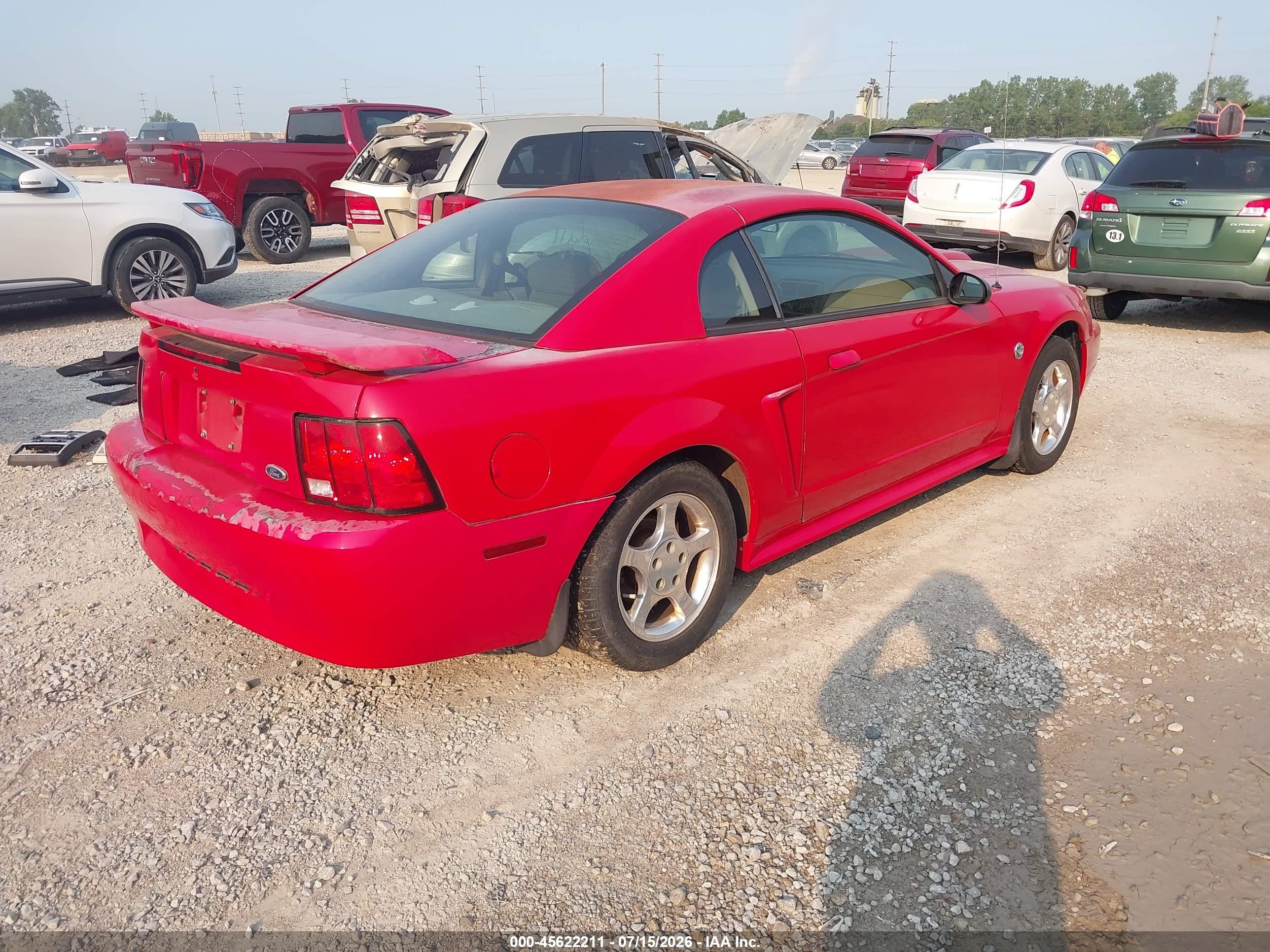 2004 Ford Mustang   Red vin: 1FAFP40694F174658
