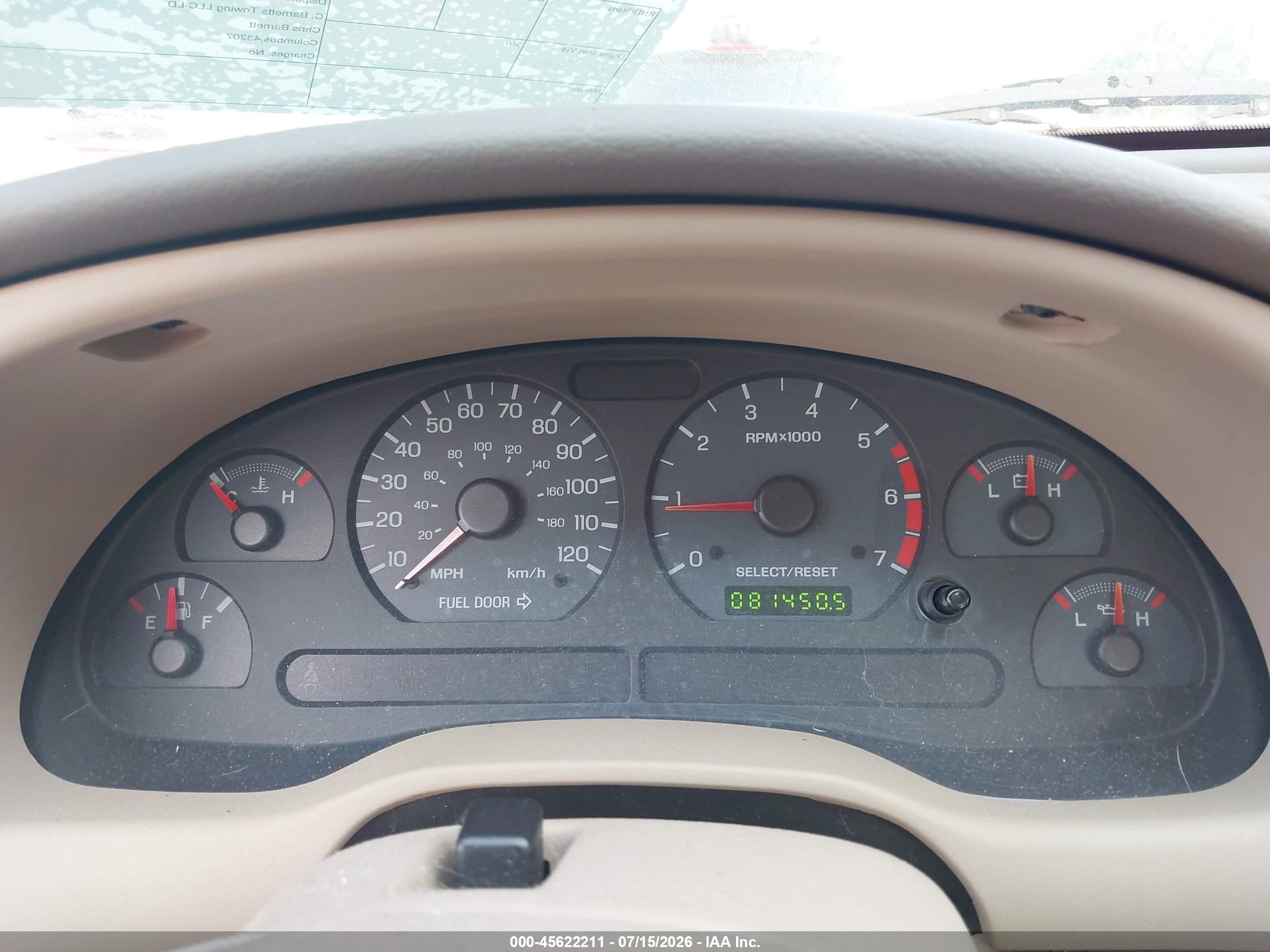 2004 Ford Mustang   Red vin: 1FAFP40694F174658
