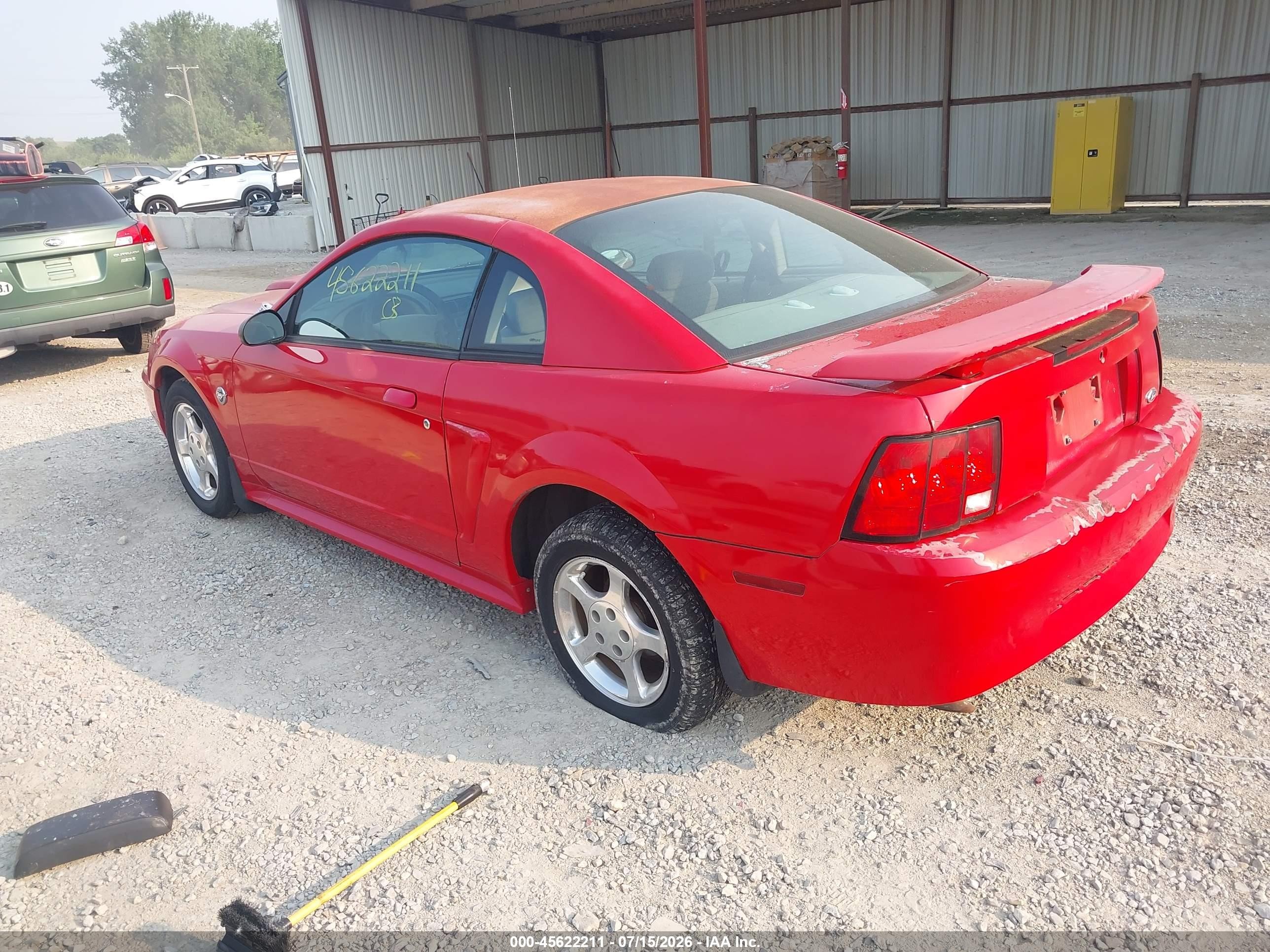 2004 Ford Mustang   Red vin: 1FAFP40694F174658