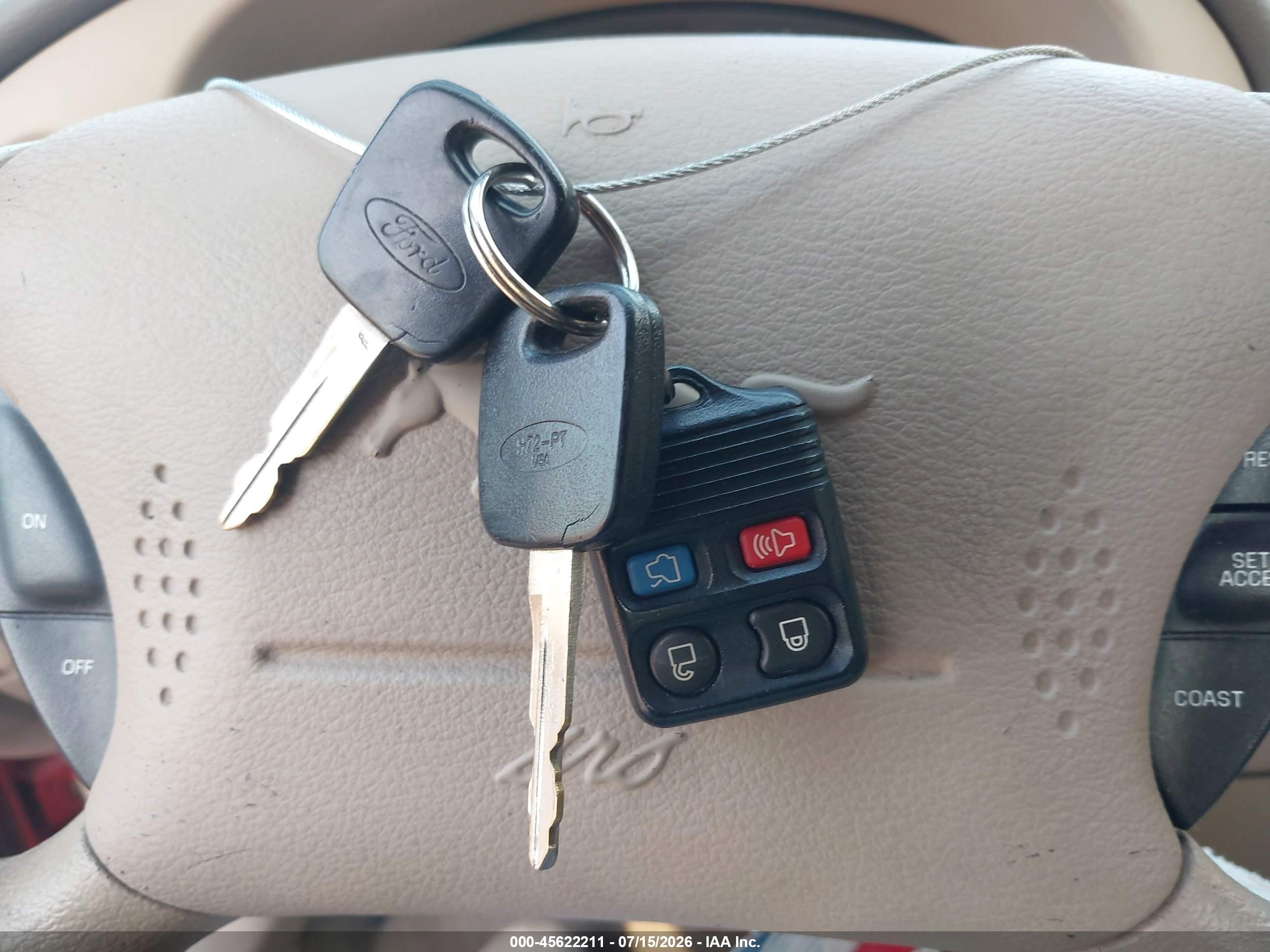 2004 Ford Mustang   Red vin: 1FAFP40694F174658