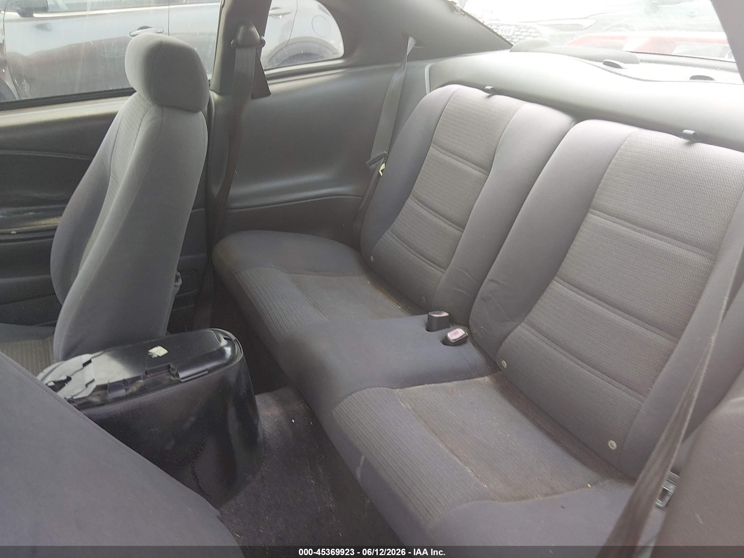 2004 Ford Mustang   Red vin: 1FAFP40694F184476