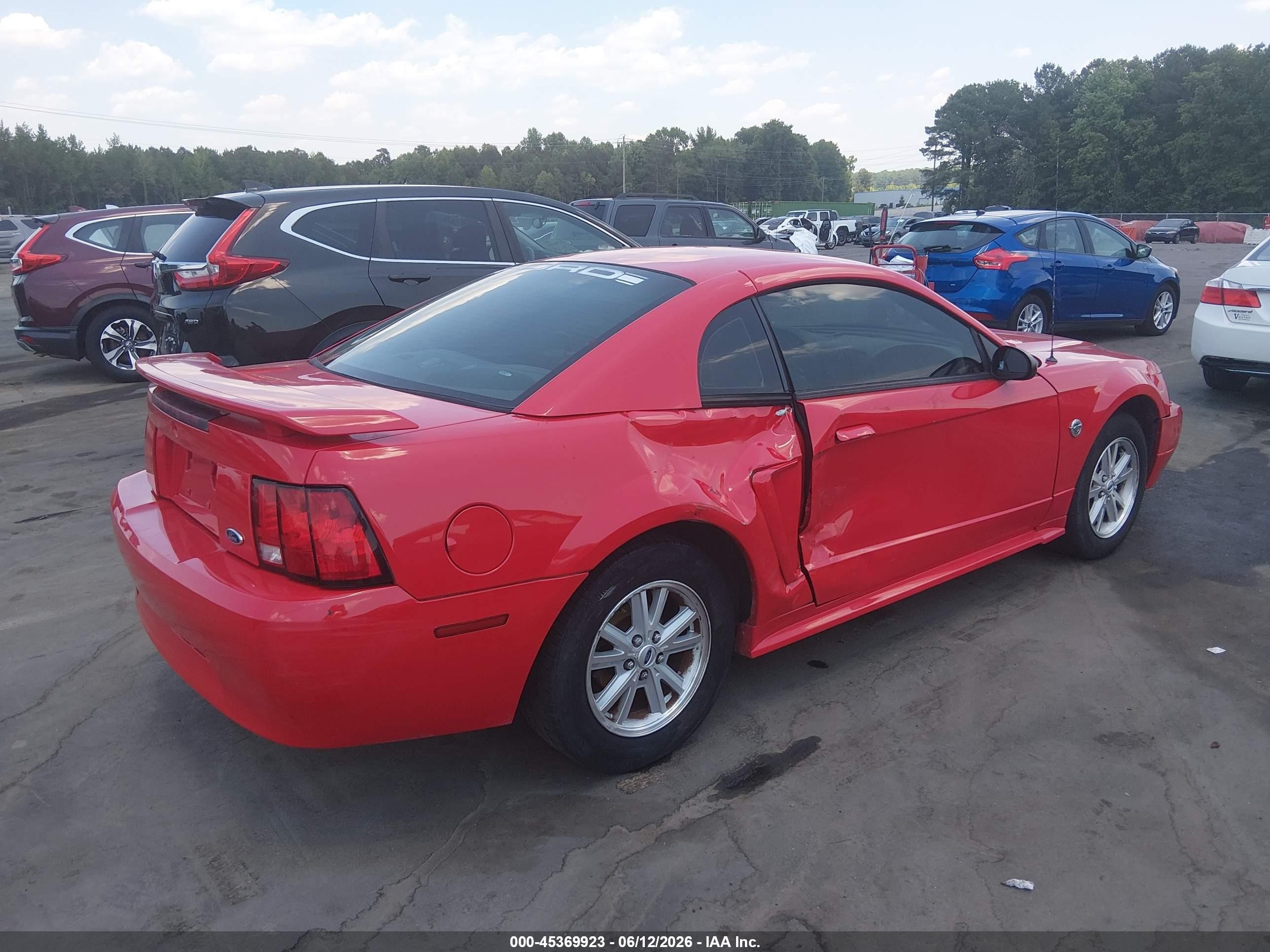 2004 Ford Mustang   Red vin: 1FAFP40694F184476