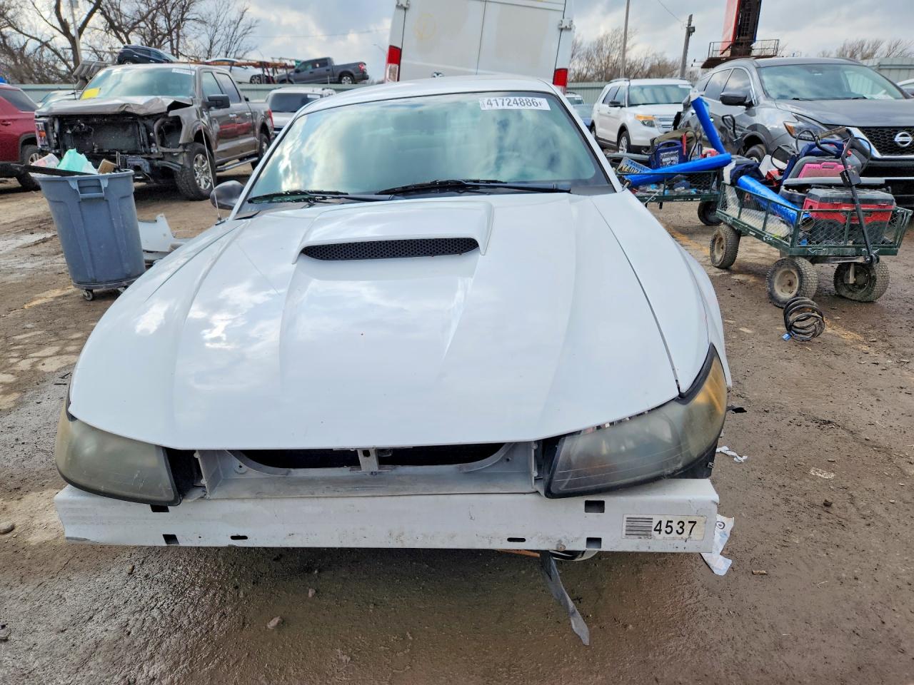 2004 Ford Mustang Белый vin: 1FAFP406X4F148182