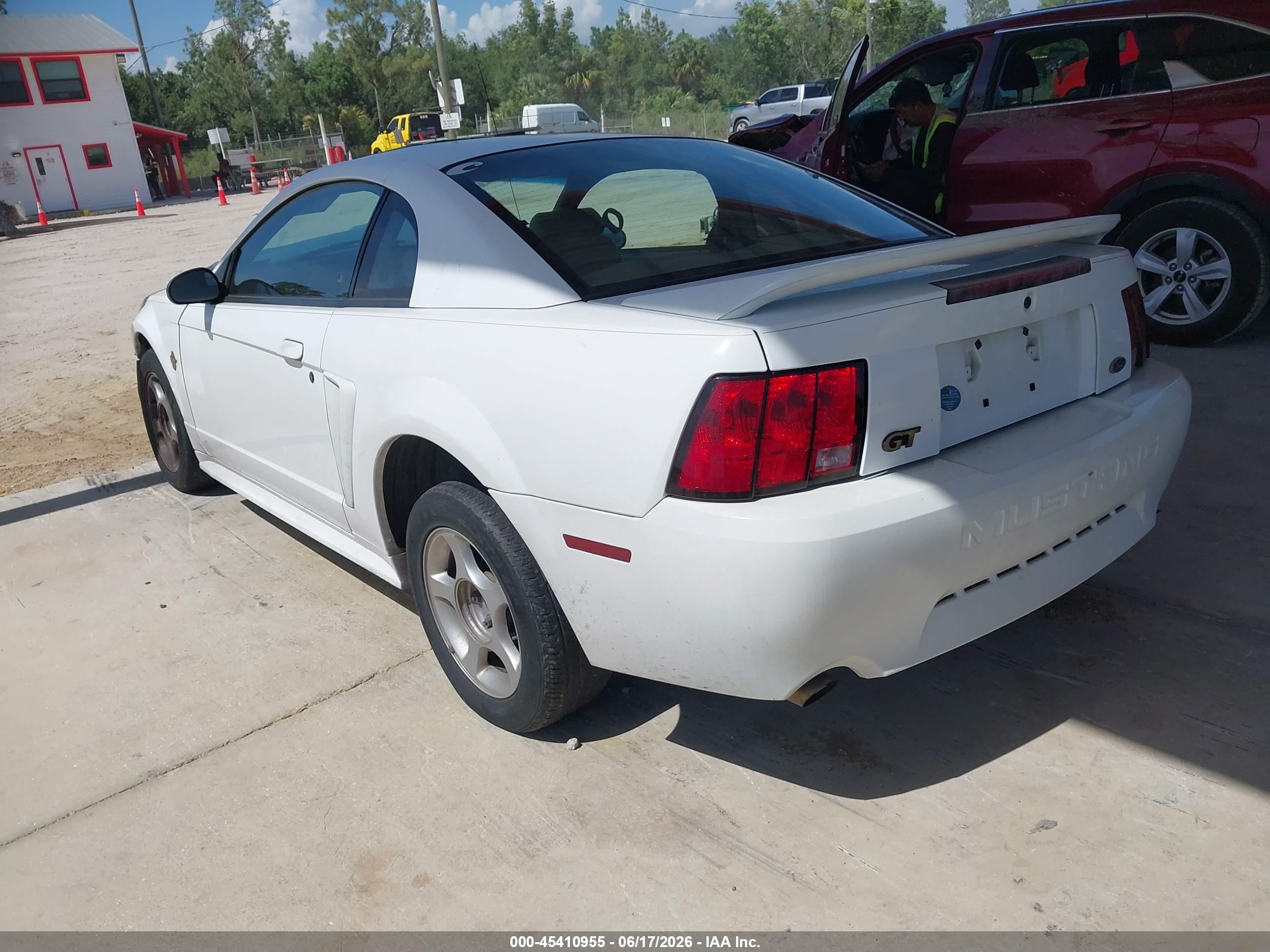 1999 Ford Mustang Gt White vin: 1FAFP42X0XF142398