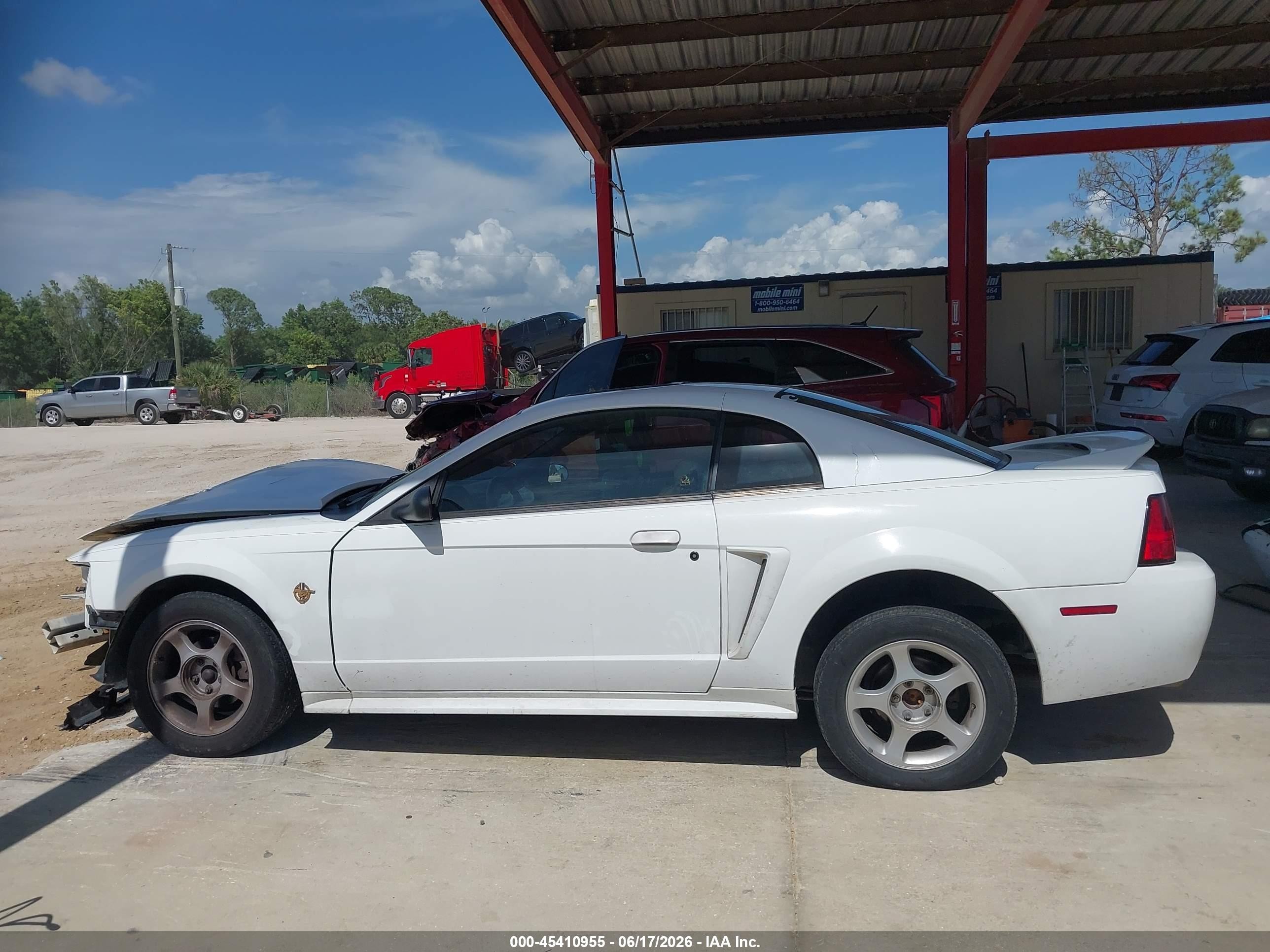 1999 Ford Mustang Gt White vin: 1FAFP42X0XF142398