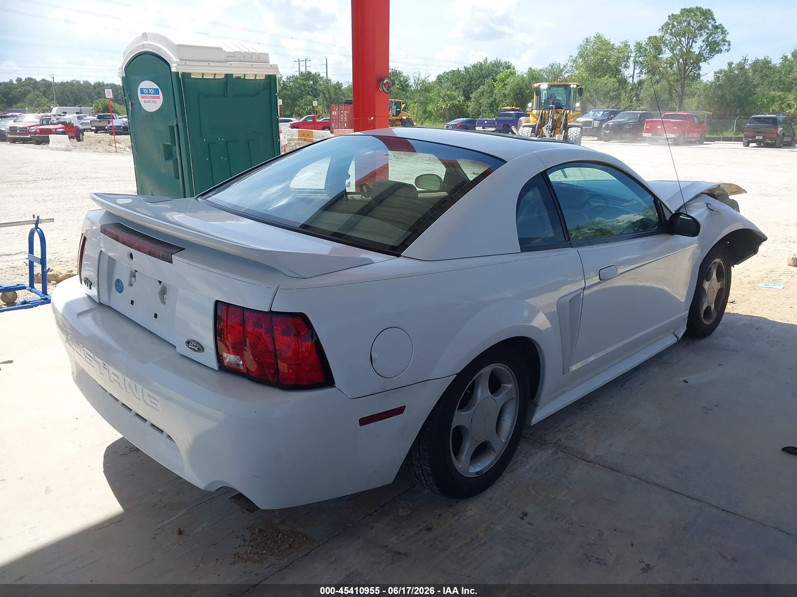 1999 Ford Mustang Gt White vin: 1FAFP42X0XF142398