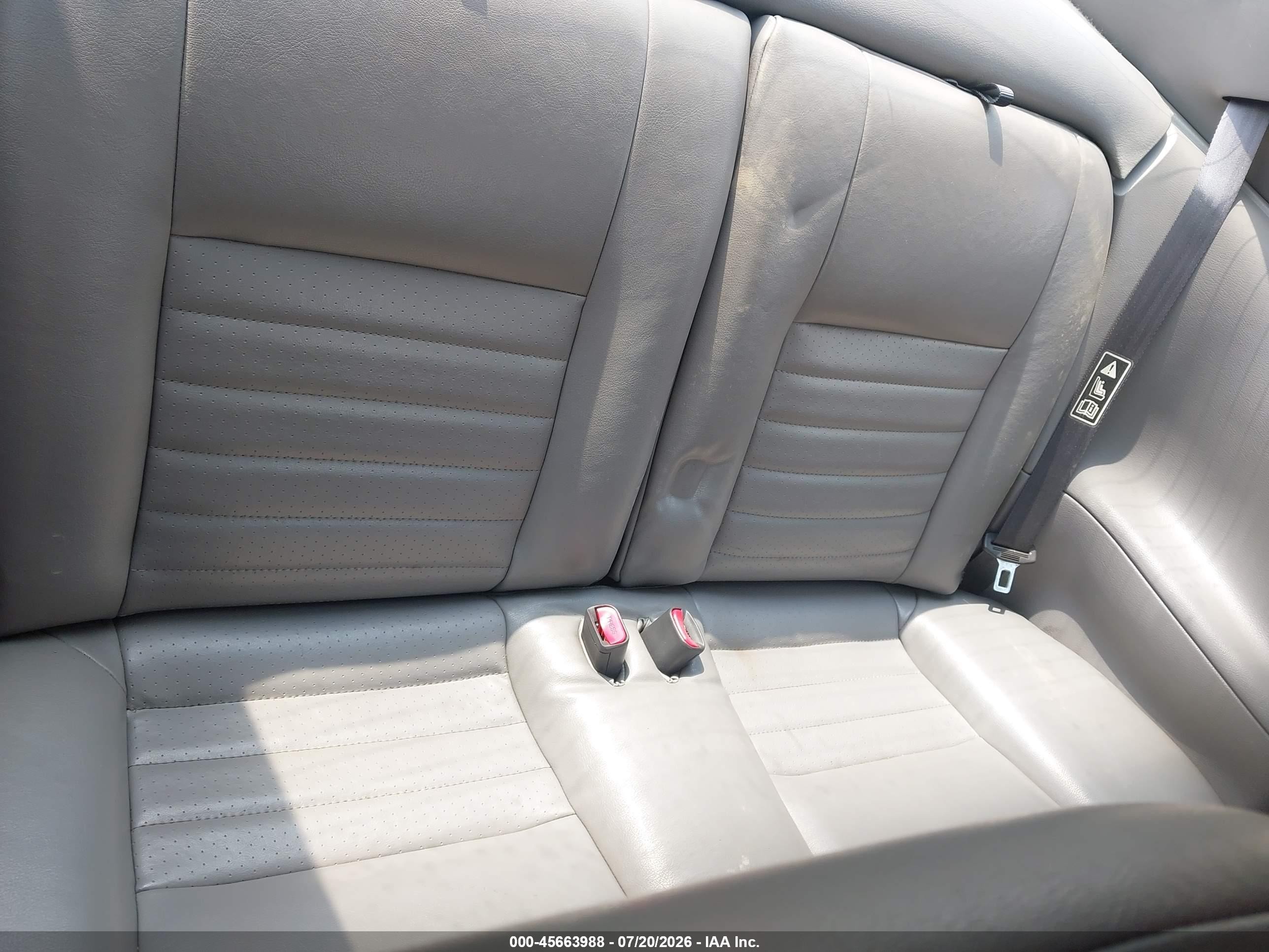 2001 Ford Mustang Gt Серебряный vin: 1FAFP42X11F159900