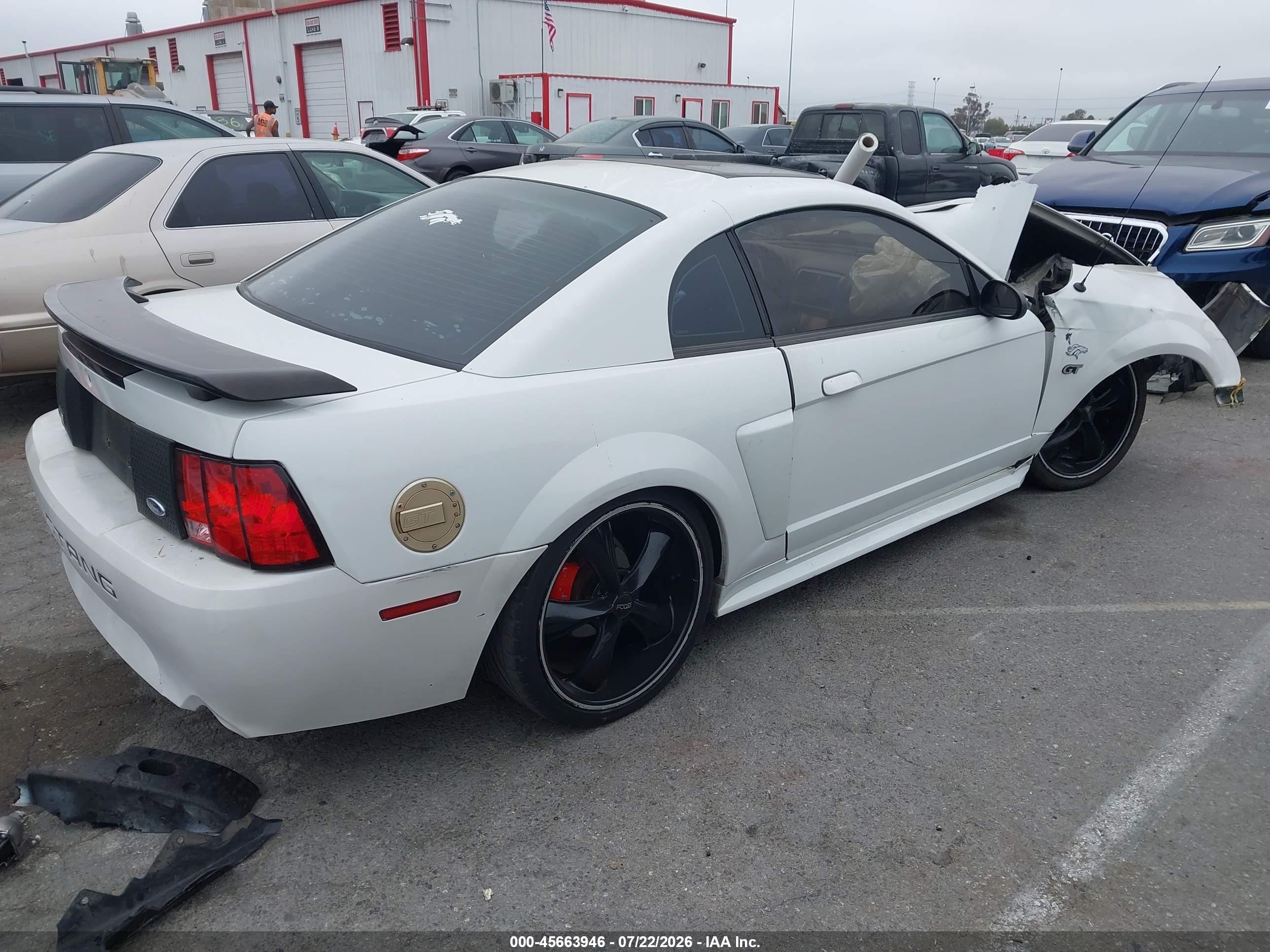 2003 Ford Mustang Gt White vin: 1FAFP42X23F347795