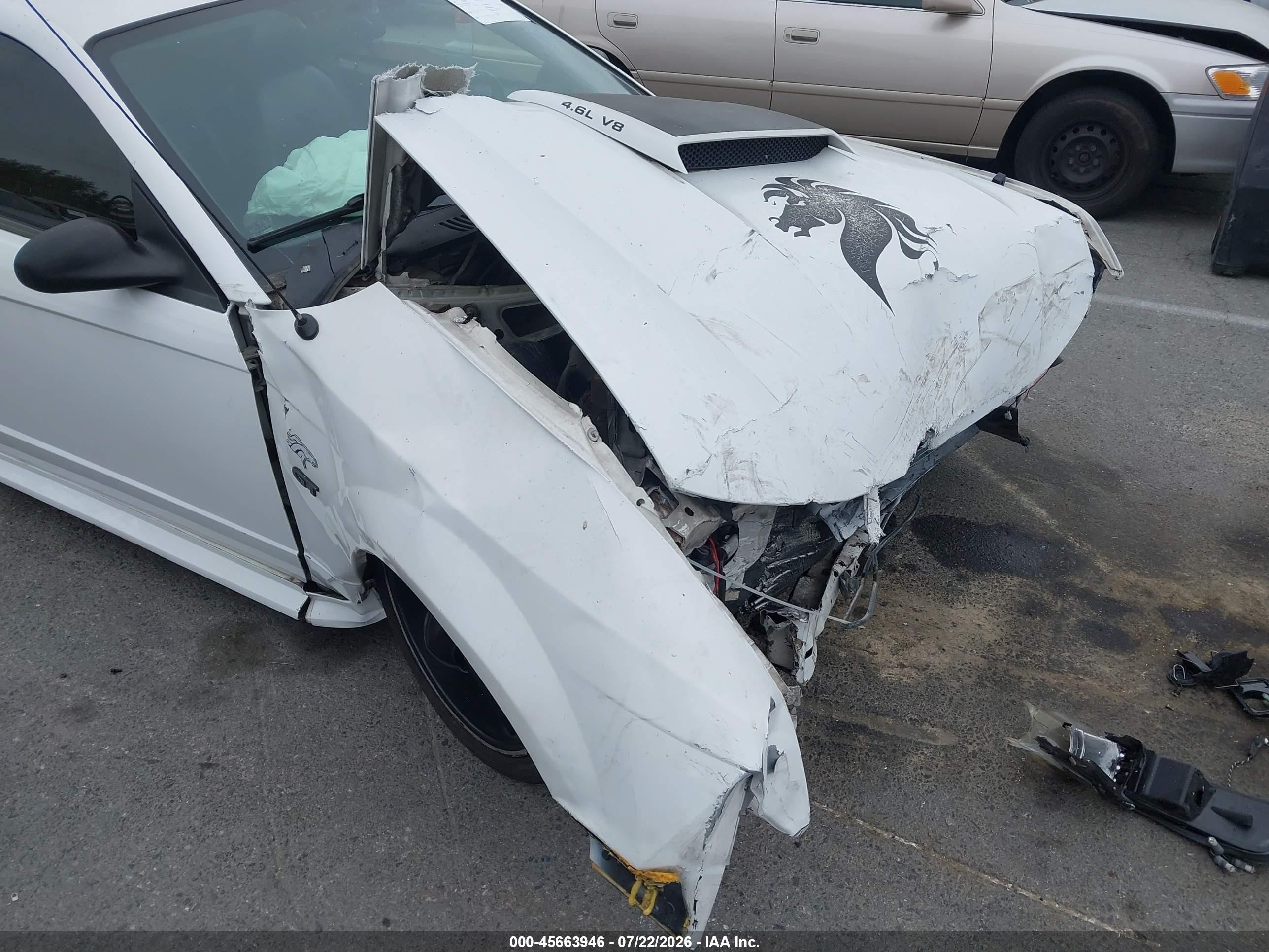 2003 Ford Mustang Gt White vin: 1FAFP42X23F347795