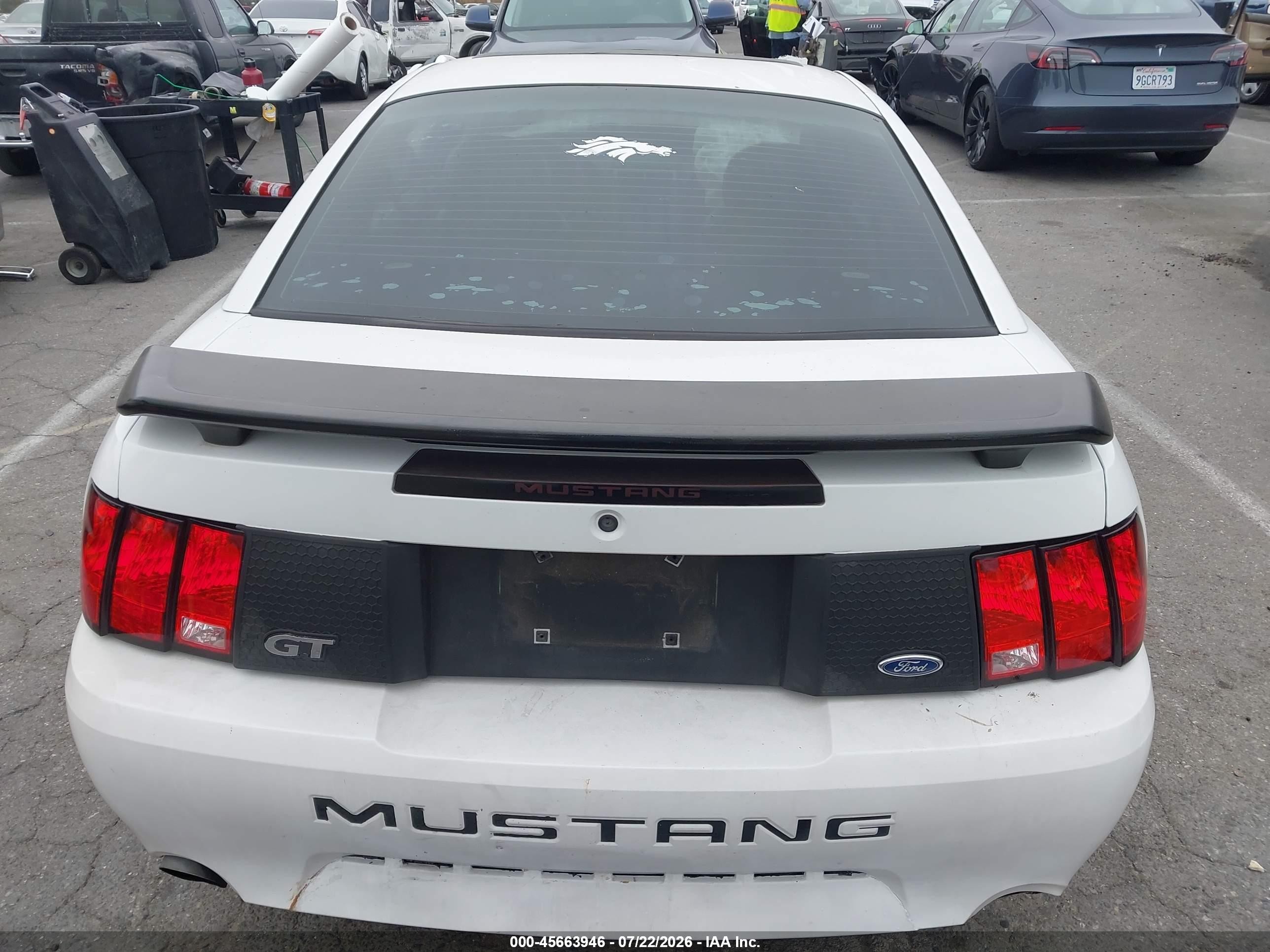 2003 Ford Mustang Gt White vin: 1FAFP42X23F347795