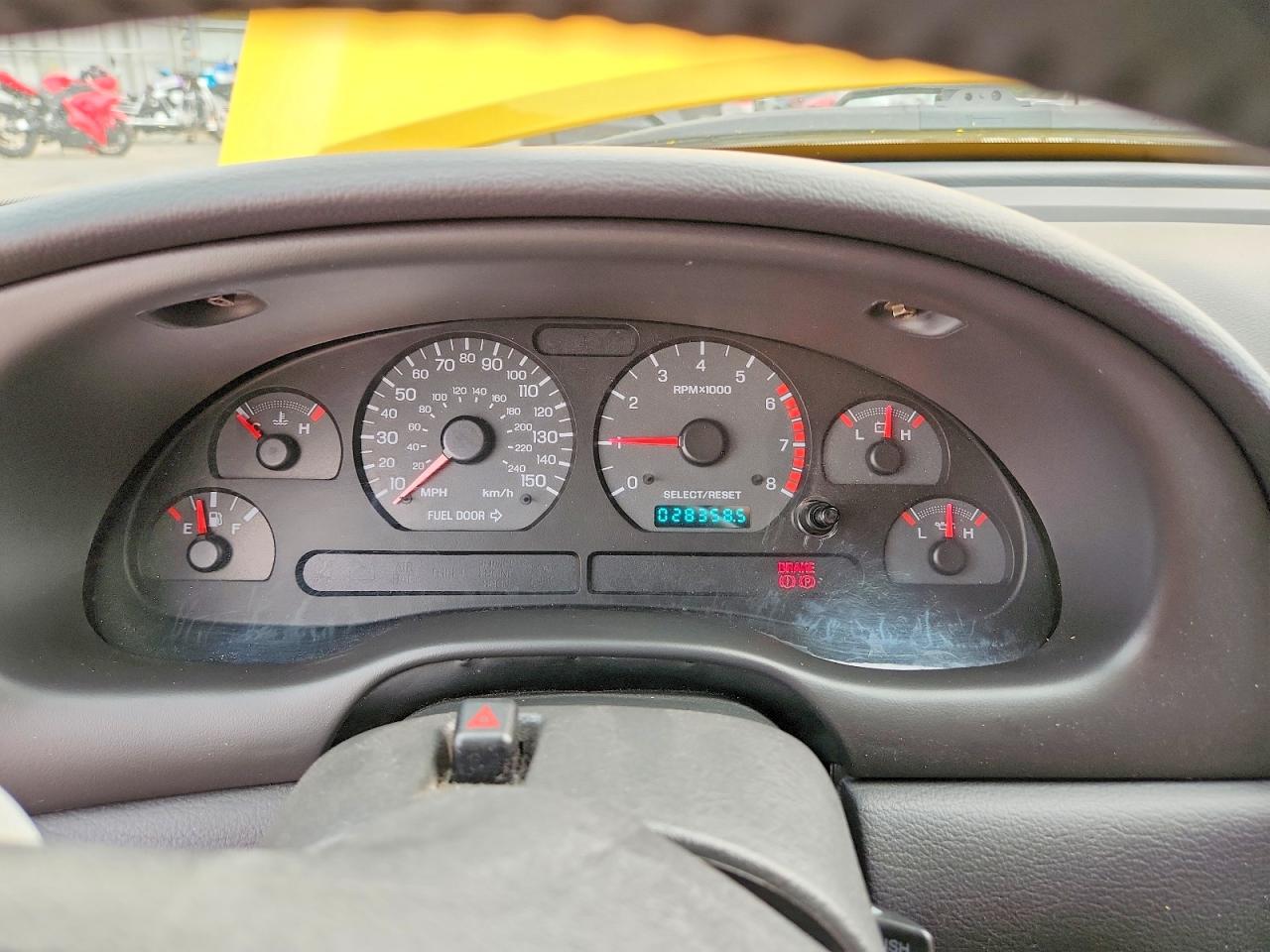 1999 Ford Mustang Gt Yellow vin: 1FAFP42X2XF136019