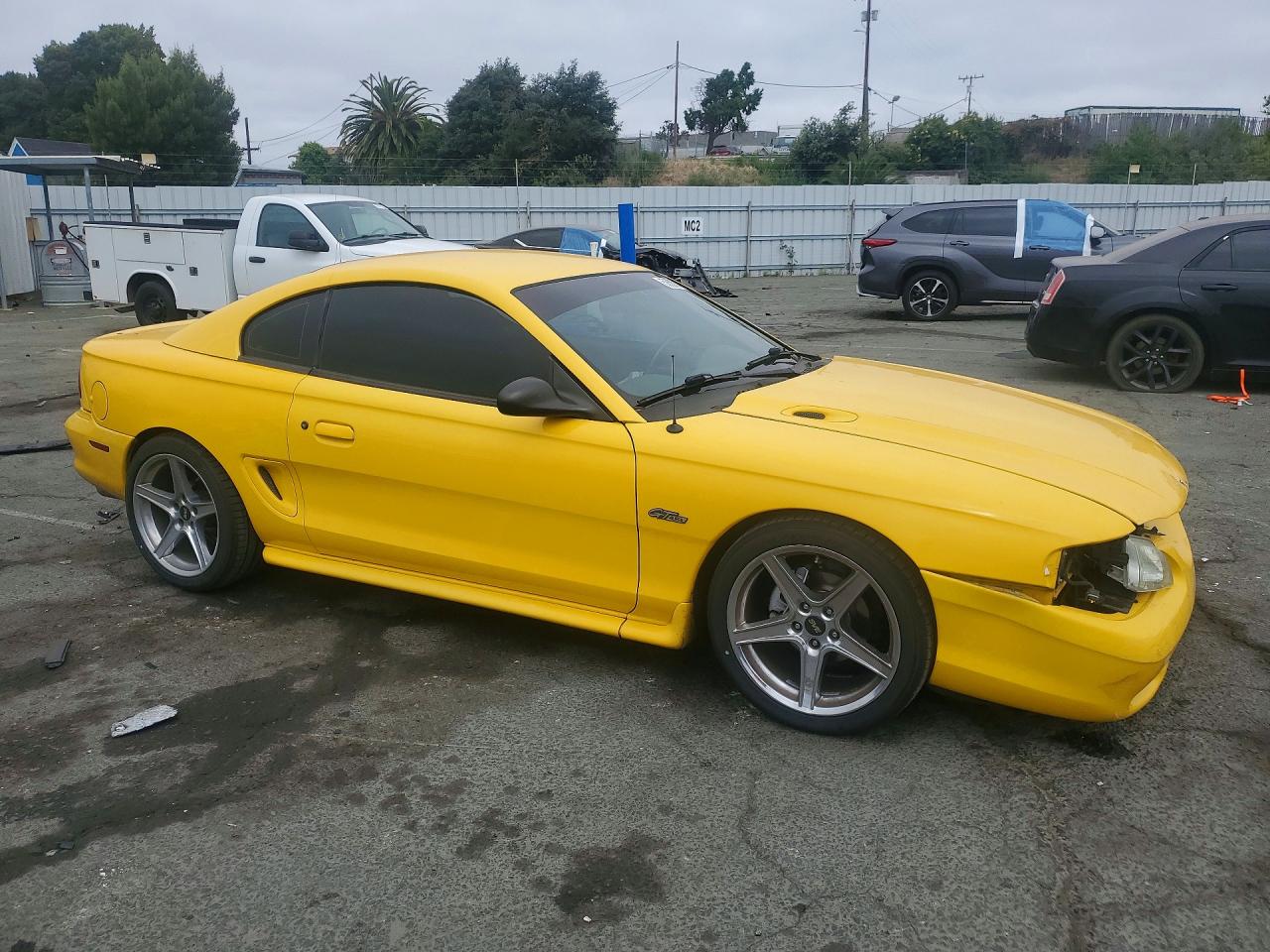 1998 Ford Mustang Gt Yellow vin: 1FAFP42X4WF201029