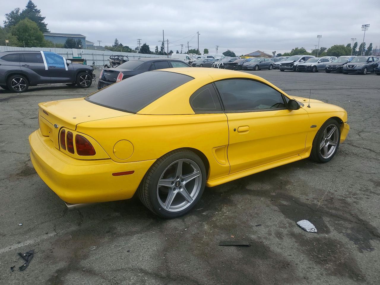1998 Ford Mustang Gt Yellow vin: 1FAFP42X4WF201029