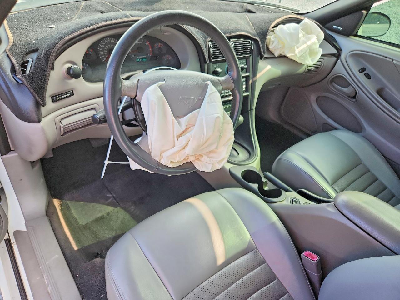 2000 Ford Mustang Gt White vin: 1FAFP42X5YF240232