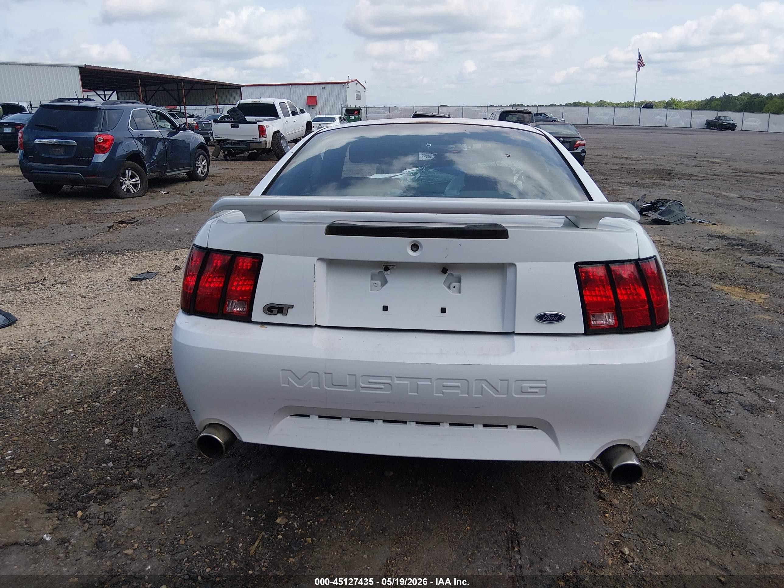 2001 Ford Mustang Gt White vin: 1FAFP42X71F133480