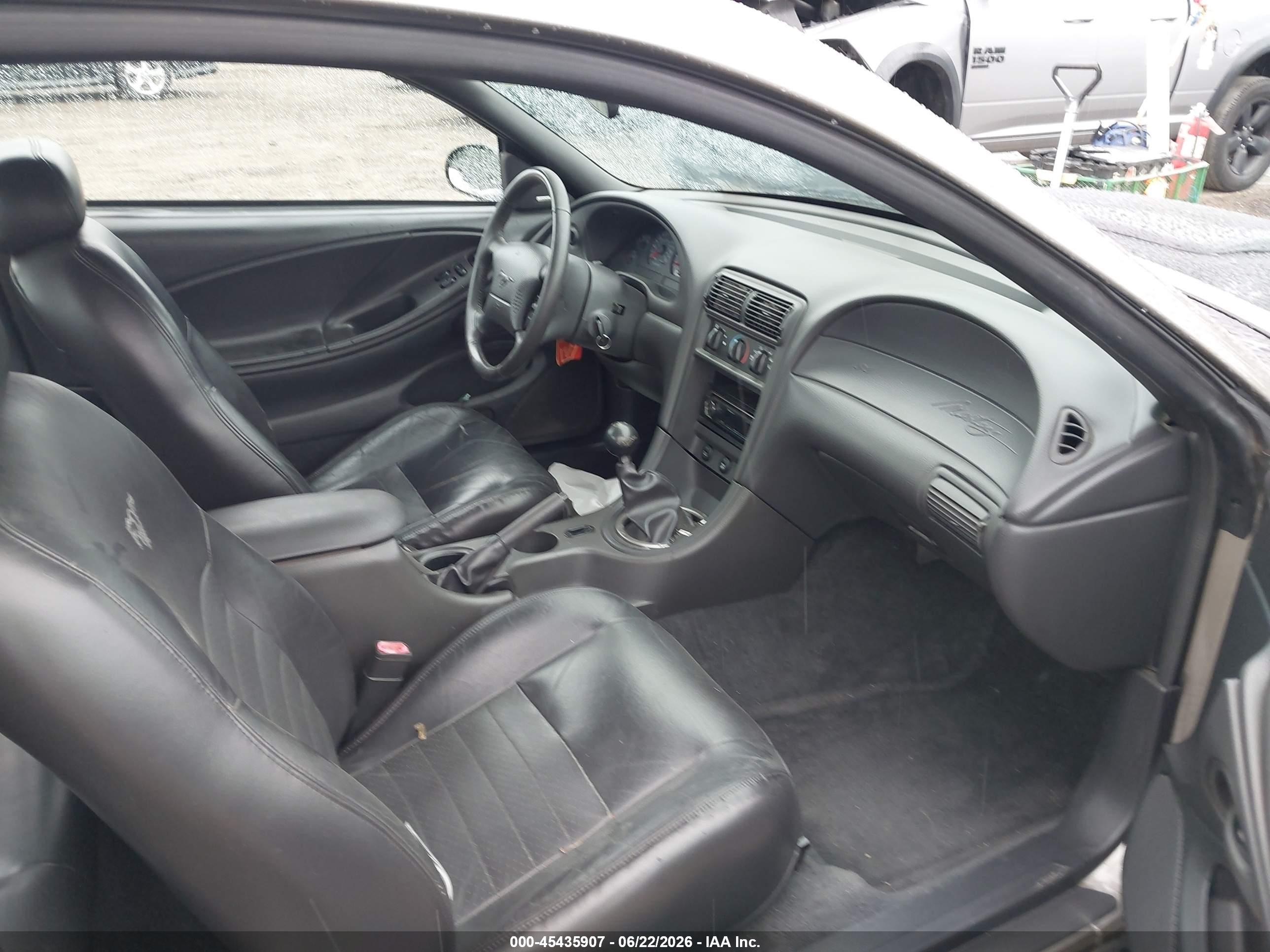 2002 Ford Mustang Gt Deluxe/gt Premium Gold vin: 1FAFP42X72F181272