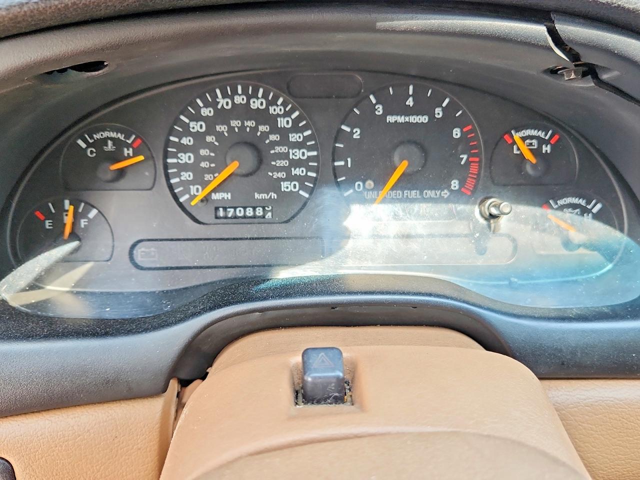 1998 Ford Mustang Gt Cream vin: 1FAFP42X7WF235434