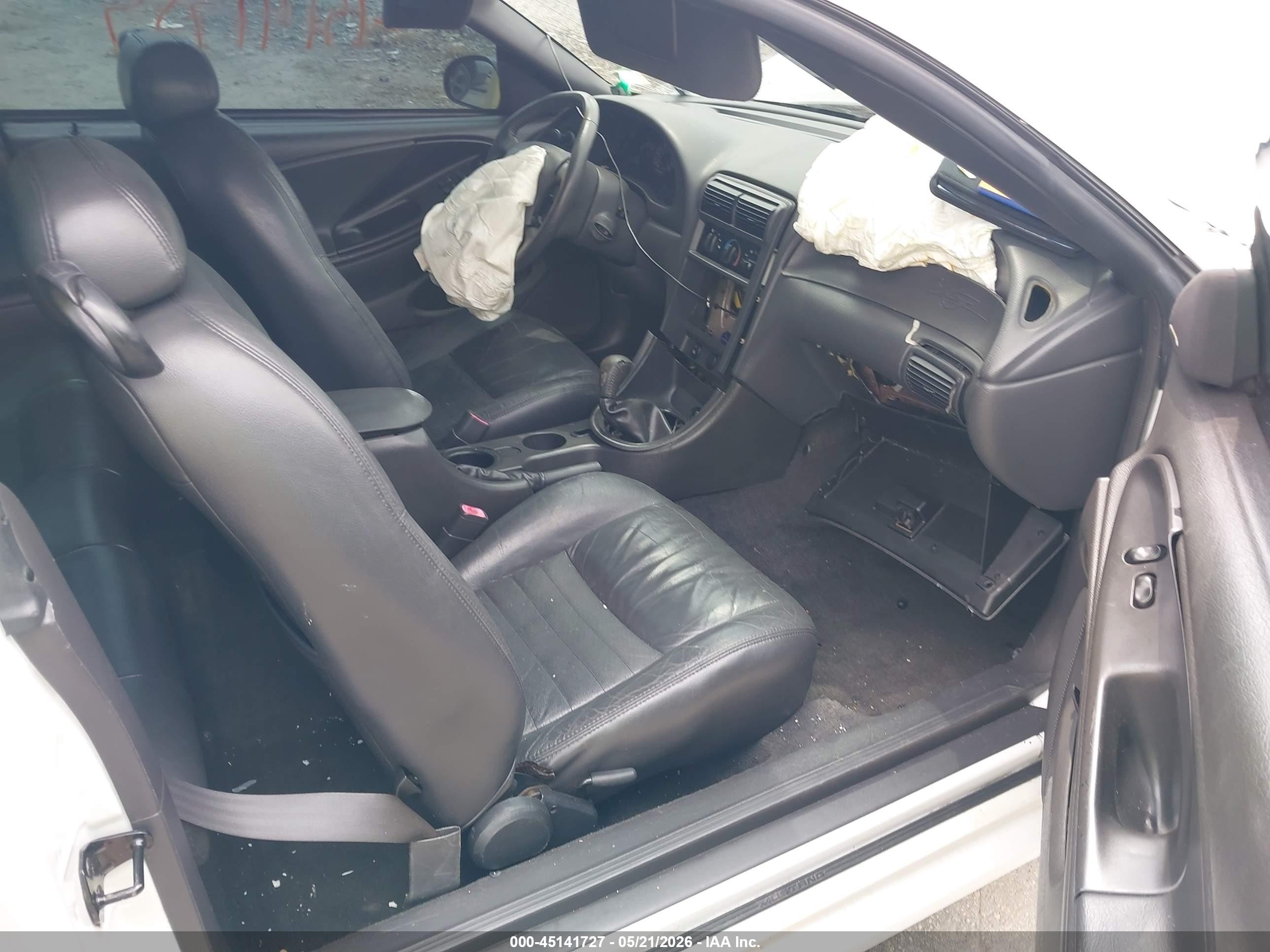 2004 Ford Mustang Gt Белый vin: 1FAFP42X84F206604