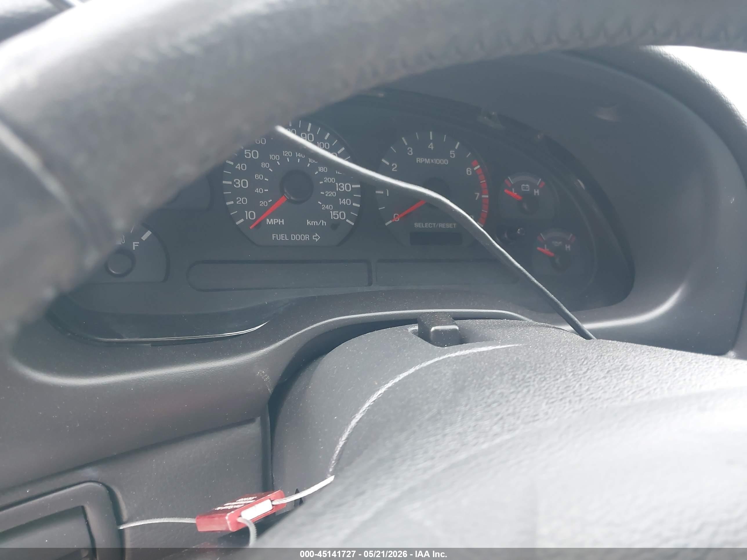 2004 Ford Mustang Gt Белый vin: 1FAFP42X84F206604