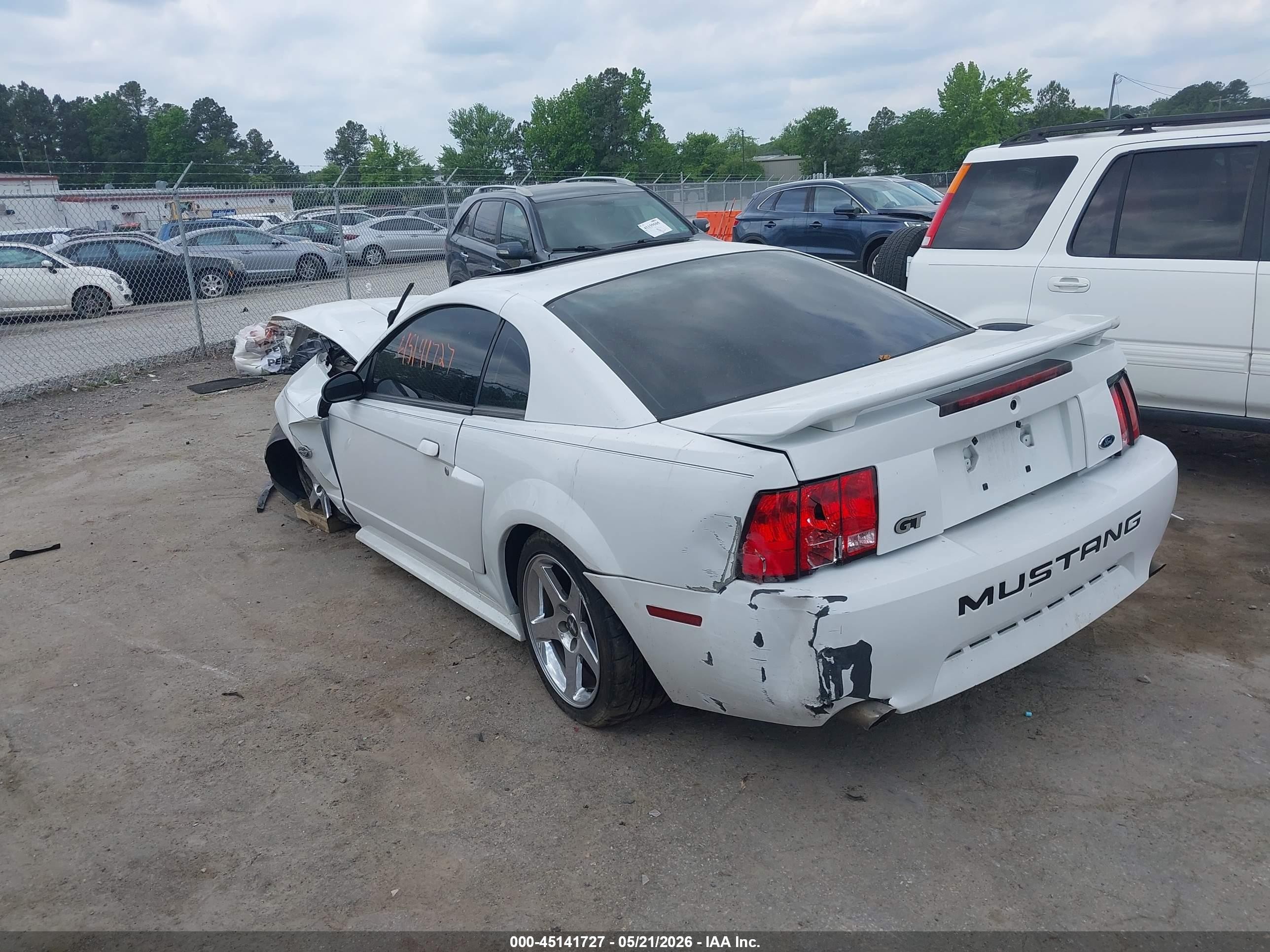 2004 Ford Mustang Gt Белый vin: 1FAFP42X84F206604