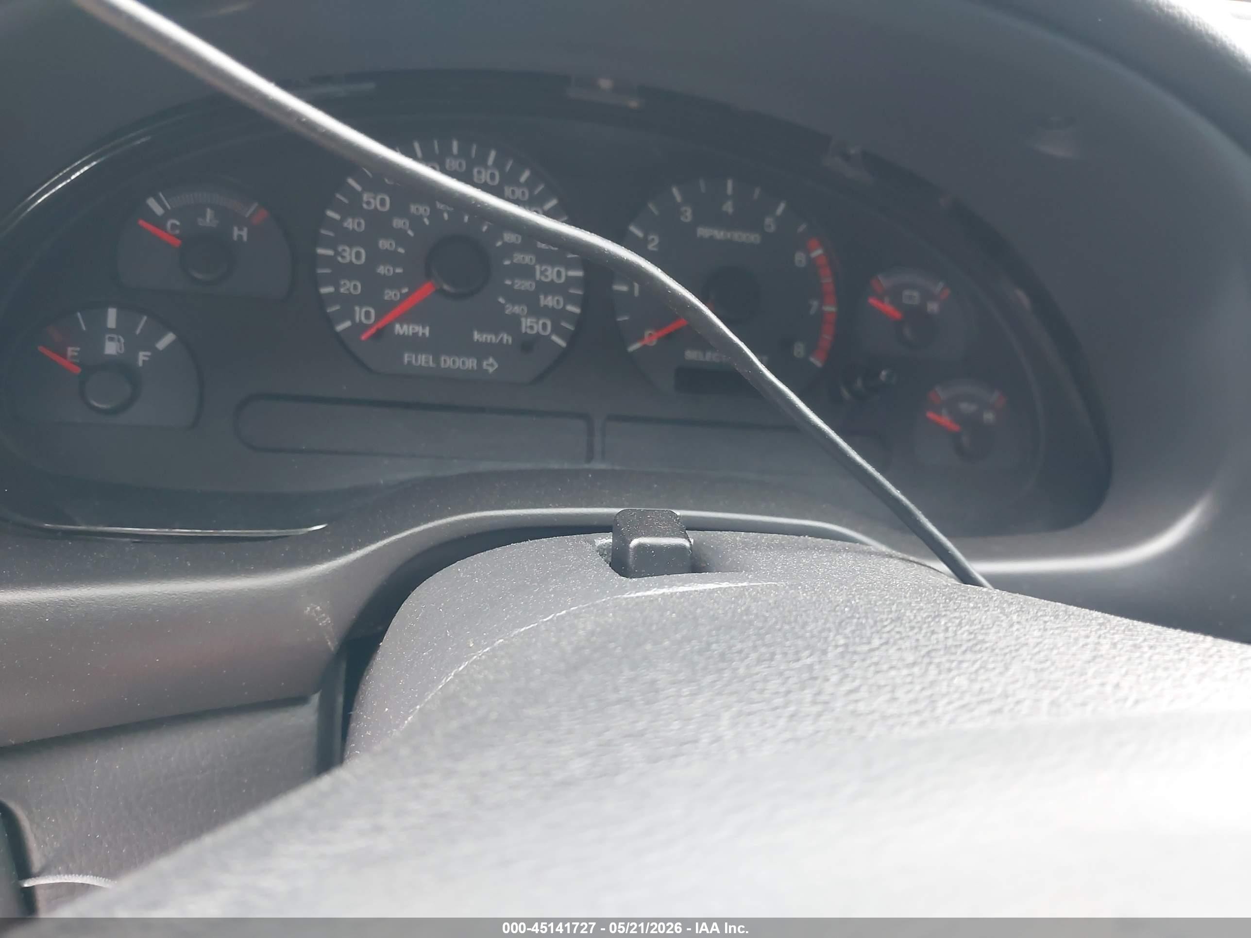 2004 Ford Mustang Gt Белый vin: 1FAFP42X84F206604